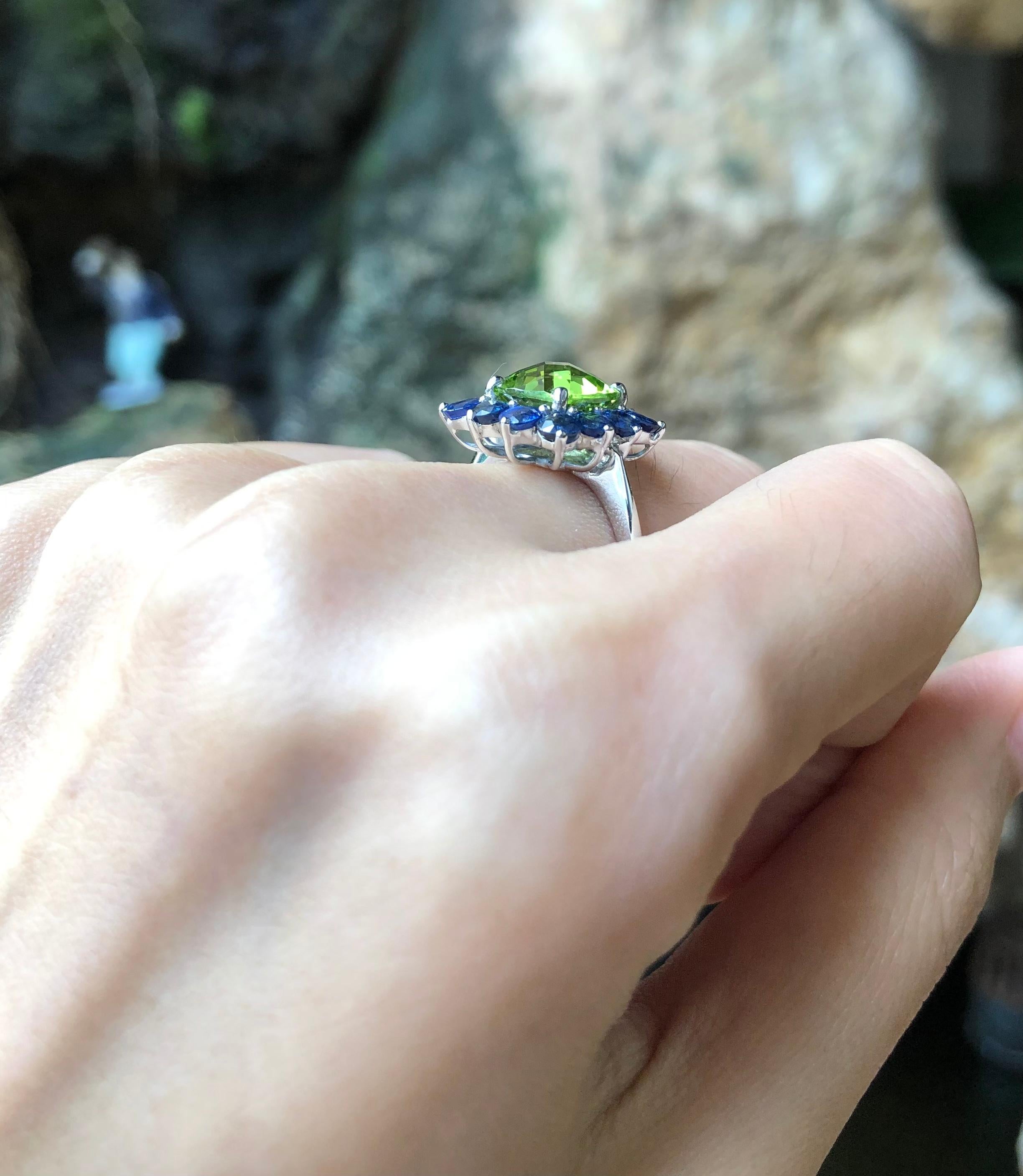 Peridot with Blue Sapphire Ring set in 18 Karat White Gold Settings 2
