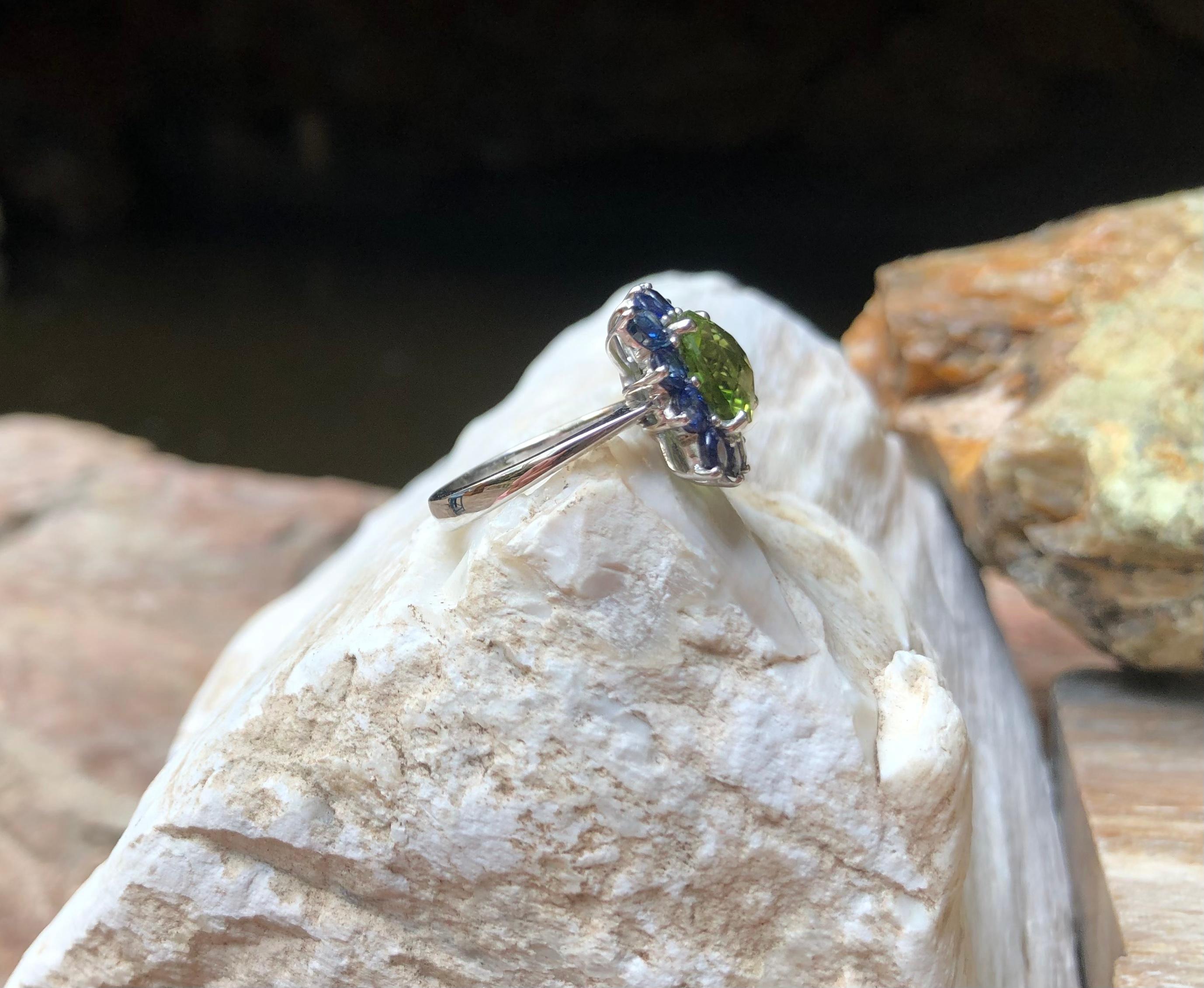 Peridot with Blue Sapphire Ring set in 18 Karat White Gold Settings 5