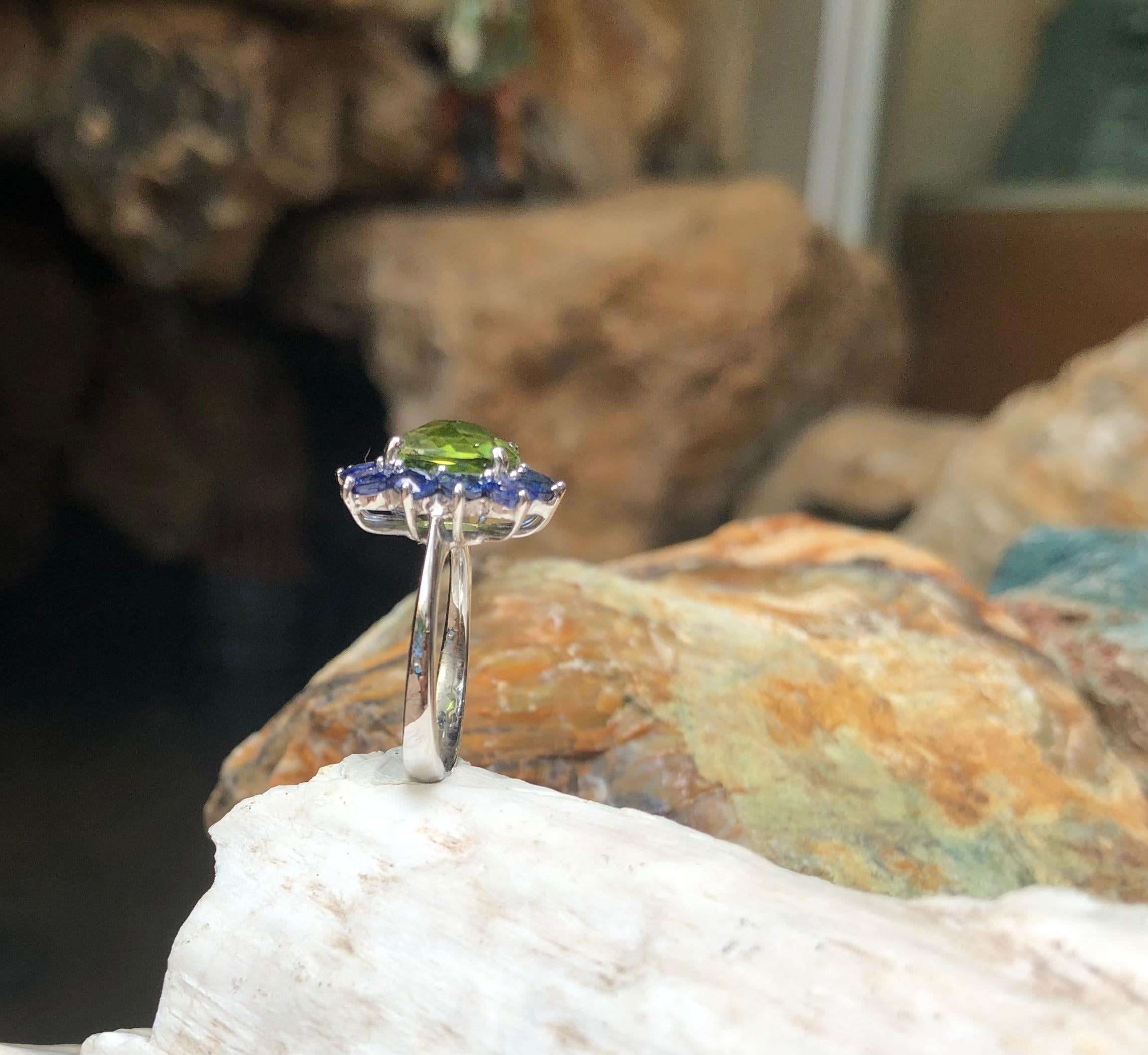 Peridot with Blue Sapphire Ring set in 18 Karat White Gold Settings 7