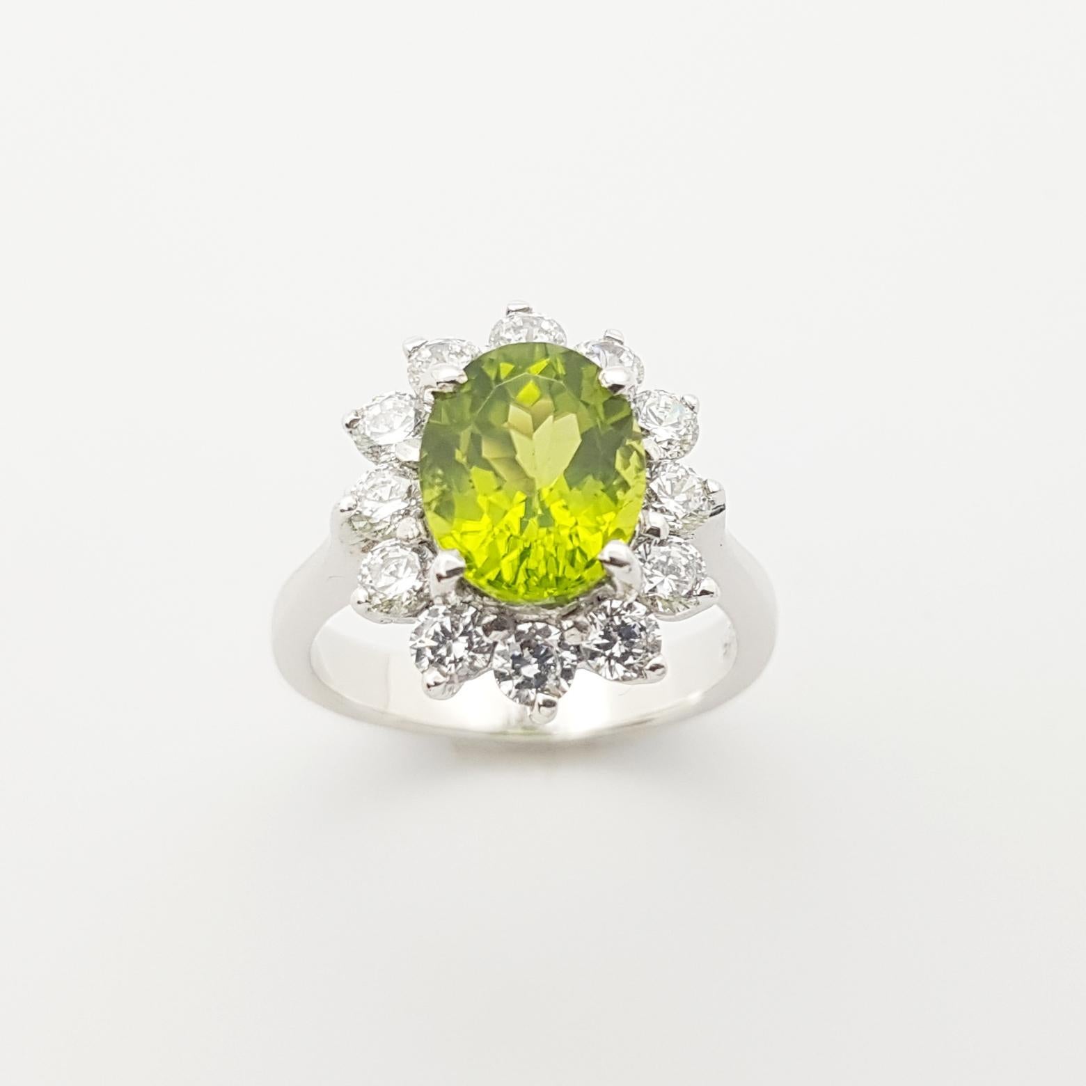 Peridot with Cubic Zirconia Ring set in Silver Settings For Sale 6