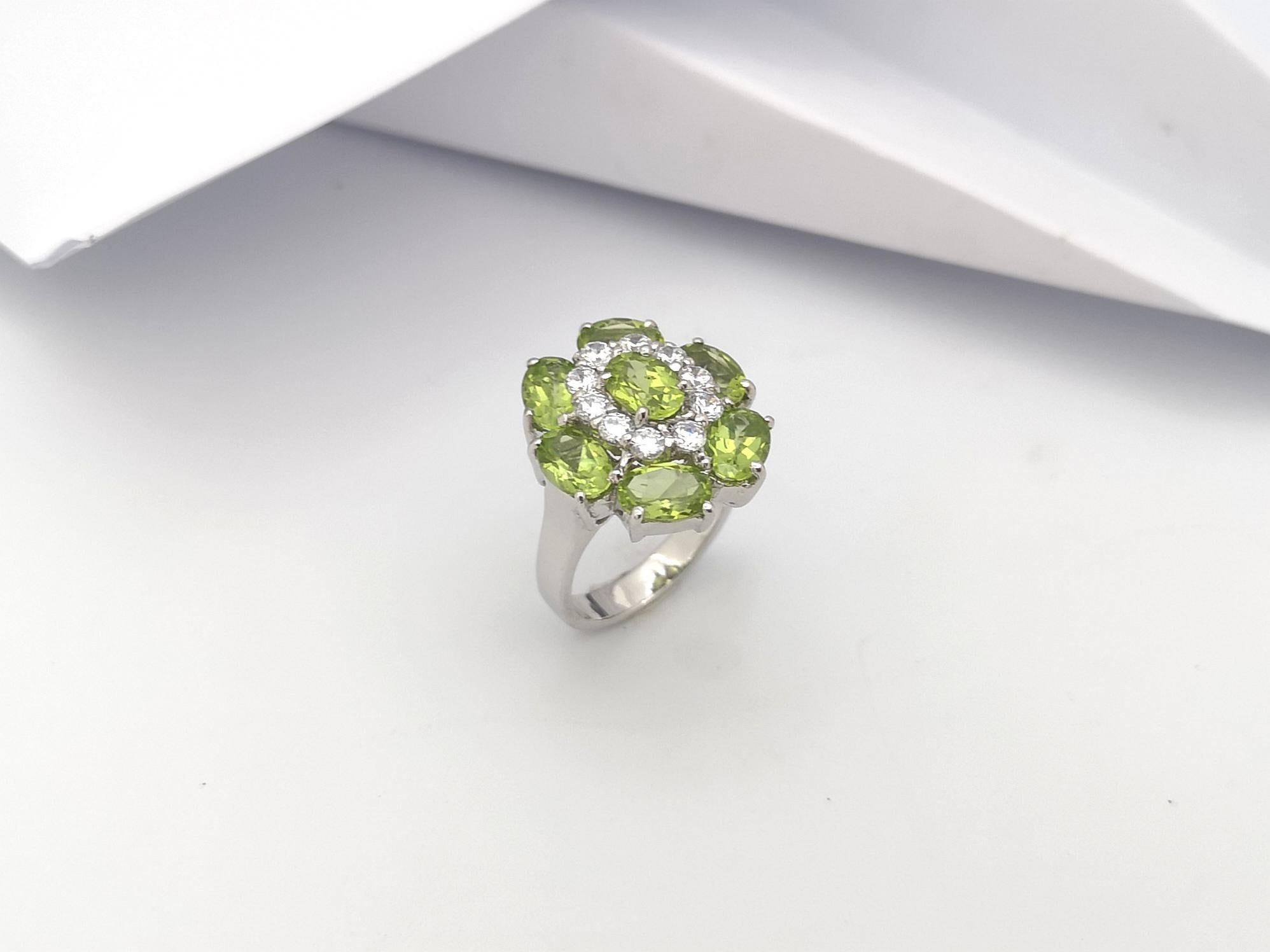 Peridot with Cubic Zirconia Ring set in Silver Settings For Sale 8
