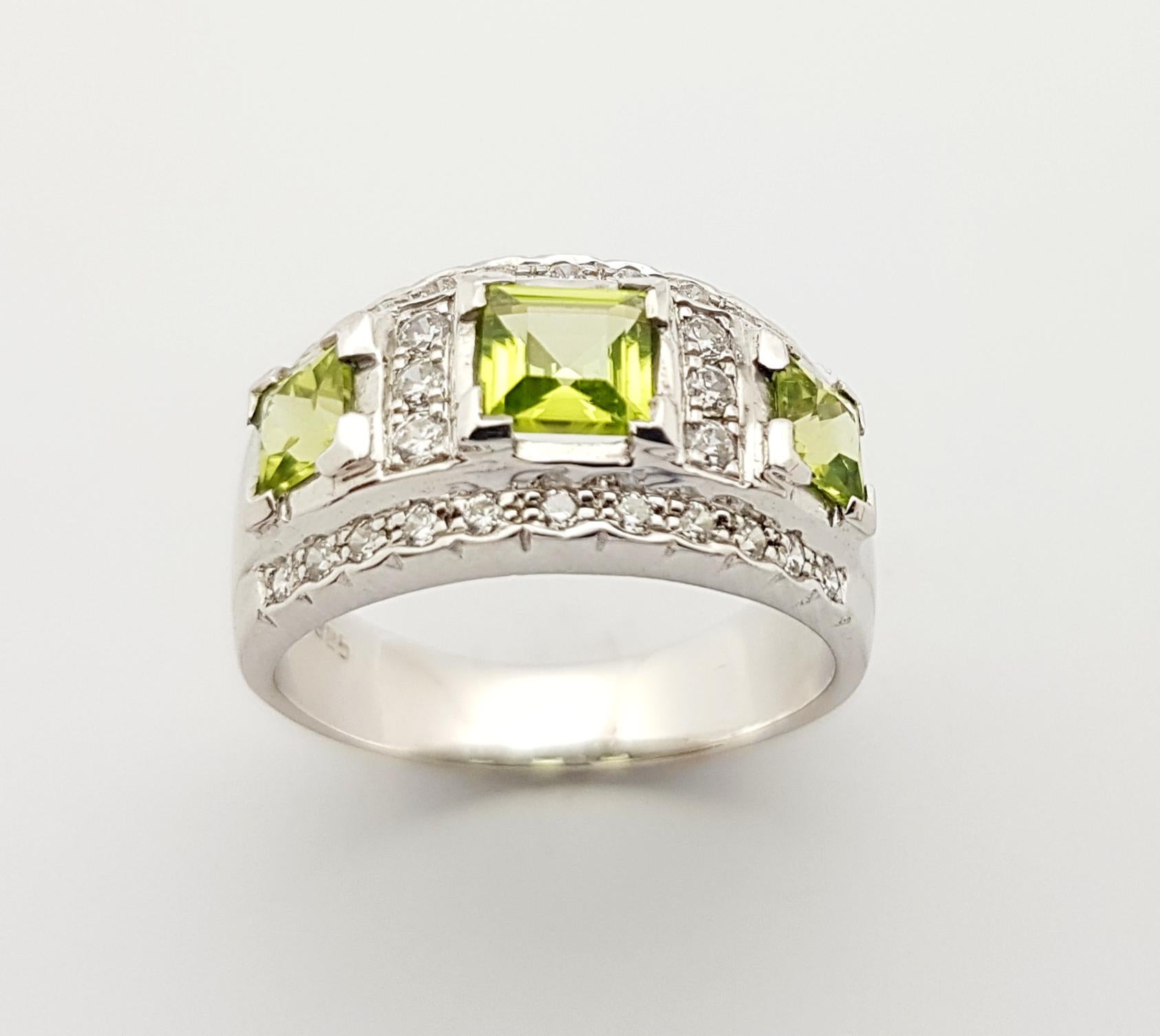 Square Cut Peridot with Cubic Zirconia Ring set in Silver Settings For Sale