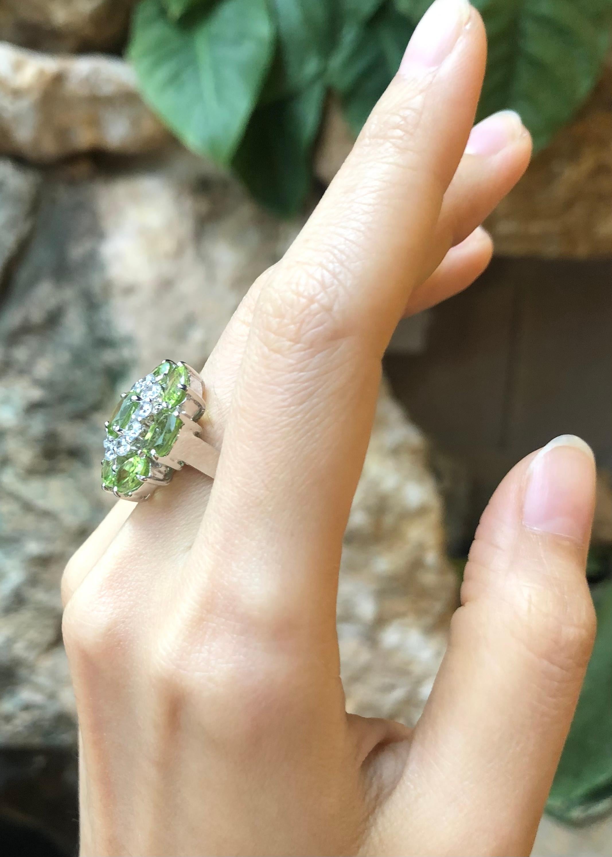 Peridot with Cubic Zirconia Ring set in Silver Settings For Sale 1