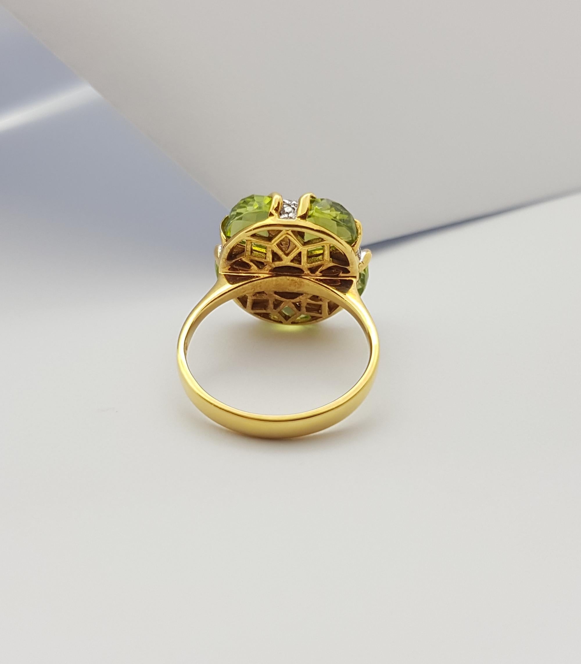 Peridot with Diamond Ring Set in 14 Karat Gold Settings For Sale 4