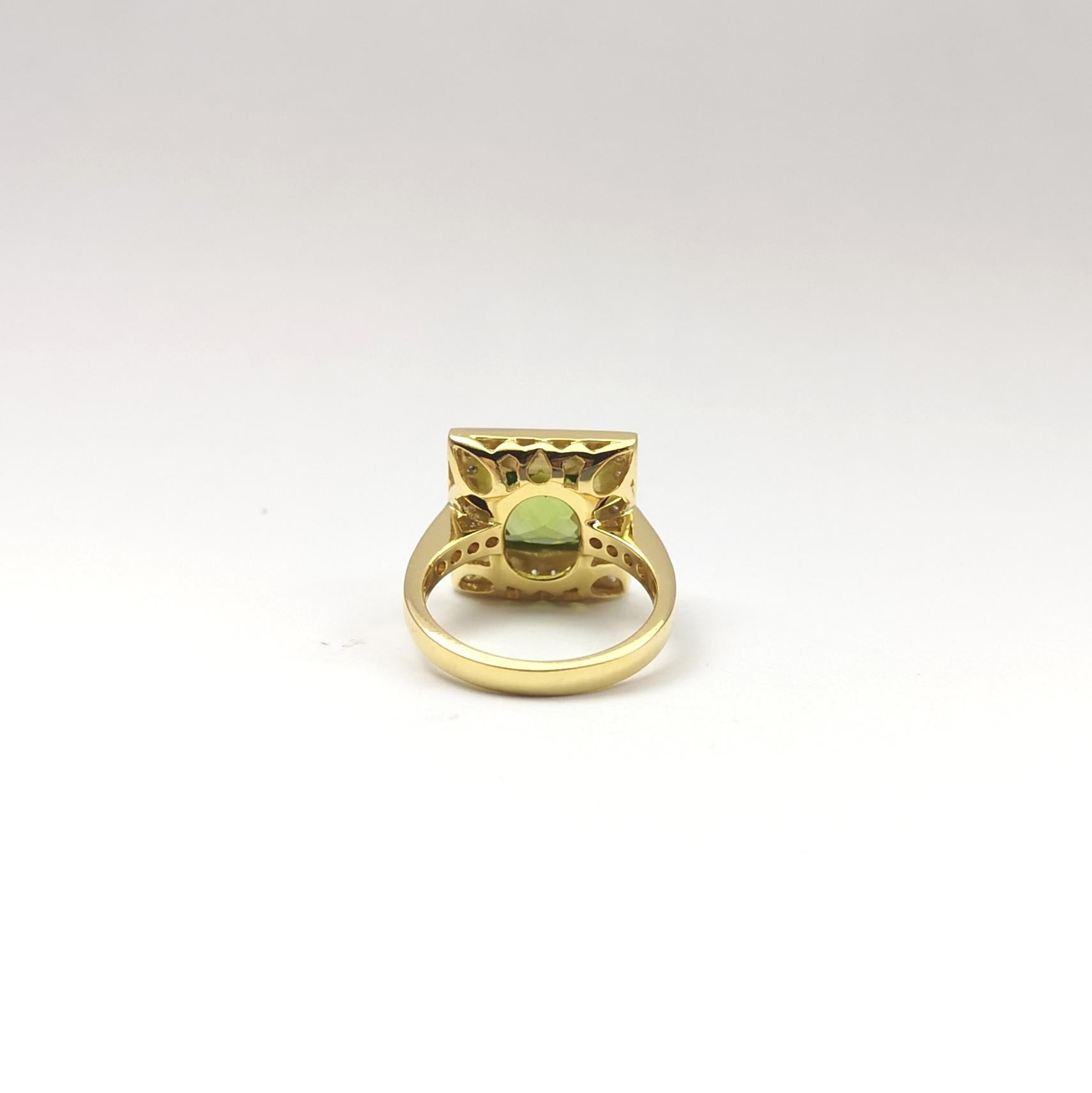 Peridot mit Diamantring in 14K Goldfassungen gefasst im Angebot 7