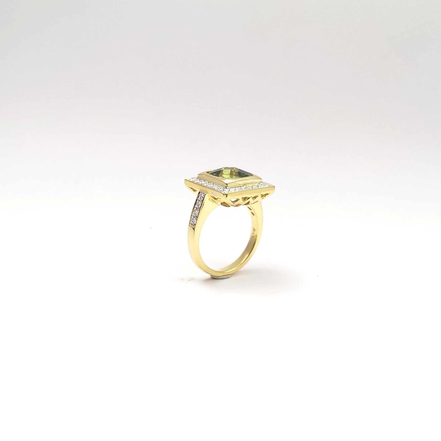 Peridot mit Diamantring in 14K Goldfassungen gefasst im Angebot 8