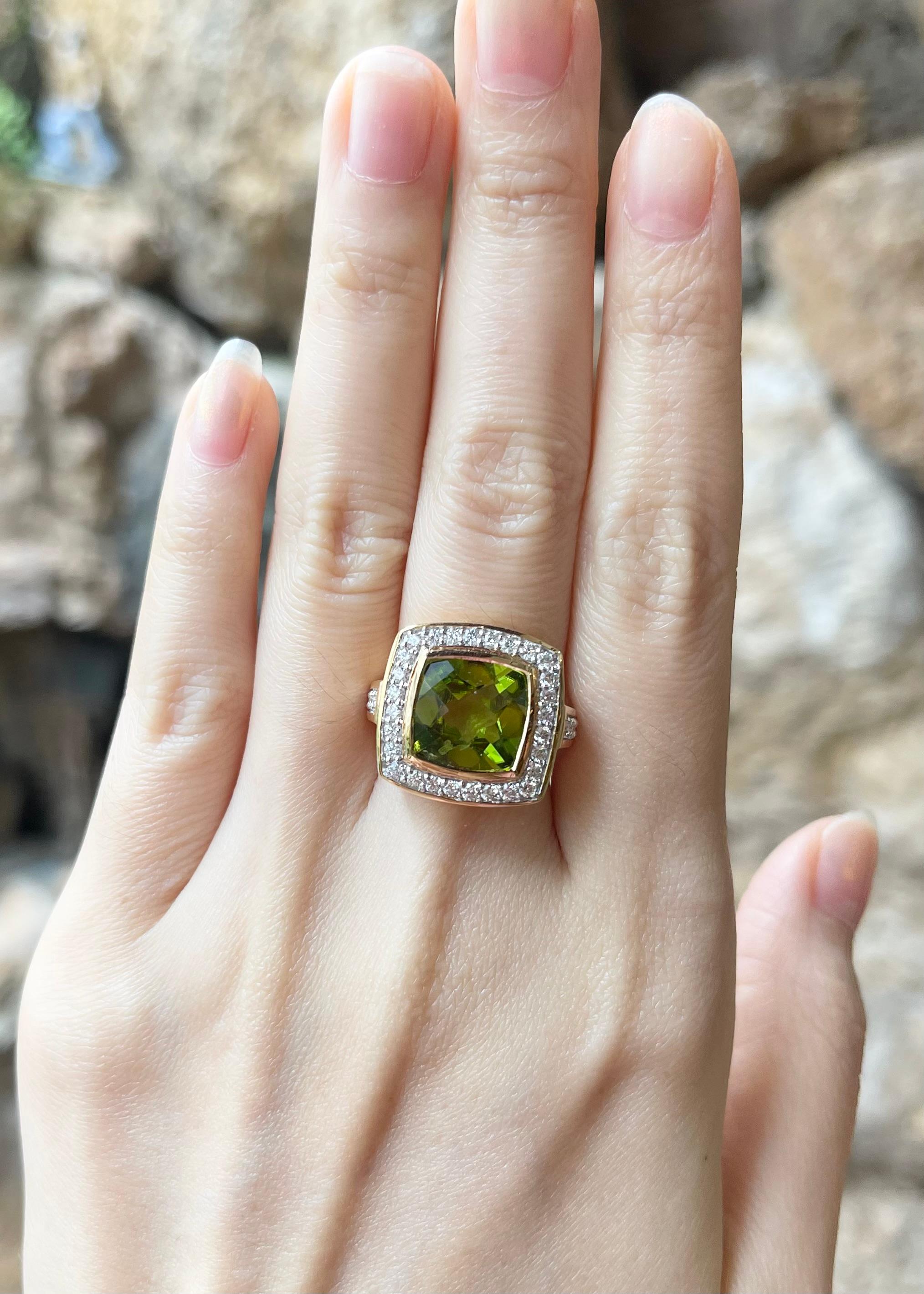 Peridot 4,54 Karat mit Diamant 0,75 Karat Ring in 14K Gold gefasst

Breite:  1,7 cm 
Länge: 1.7 cm
Ringgröße: 51
Gesamtgewicht: 8,21 Gramm

