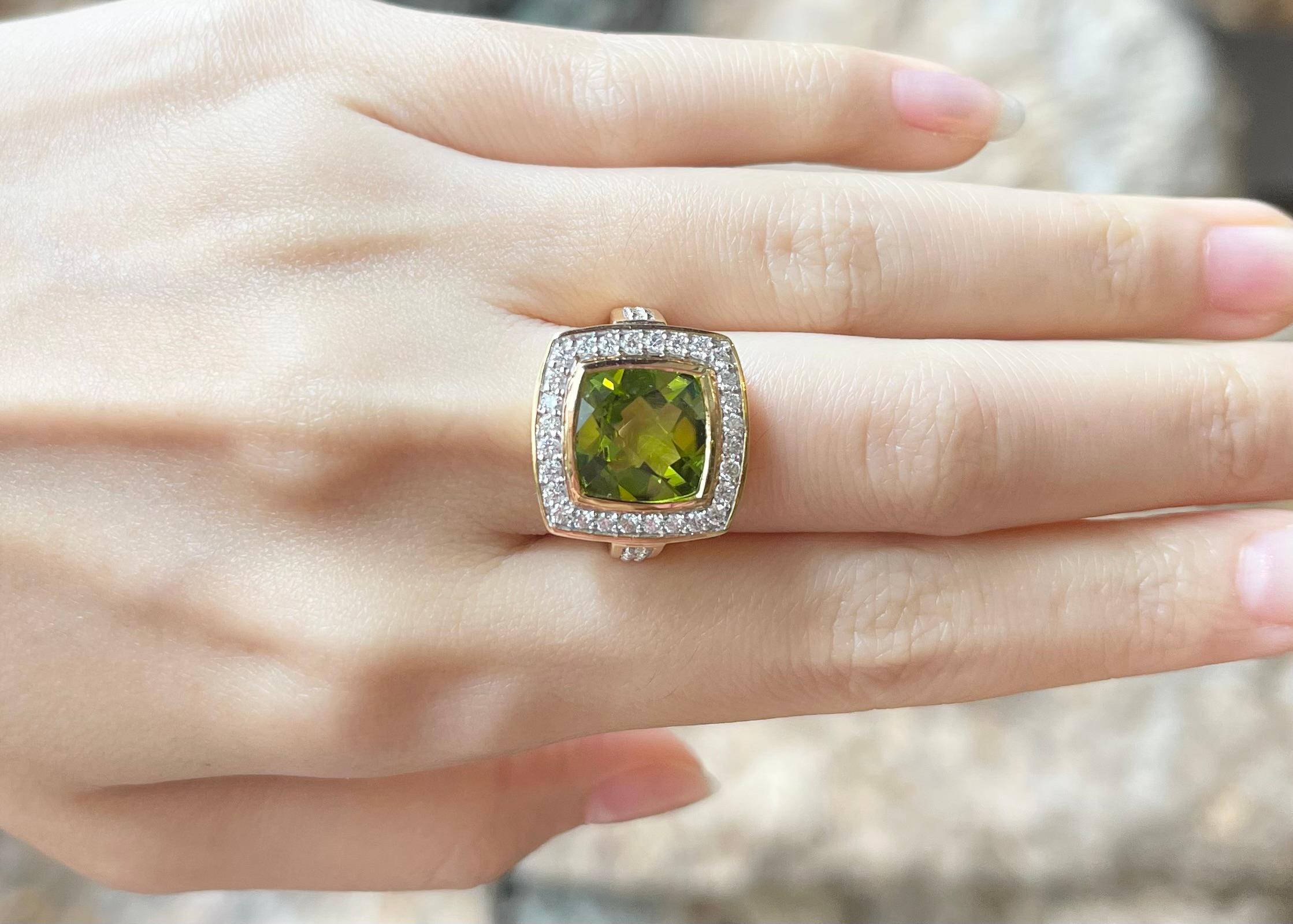 Peridot mit Diamantring in 14K Goldfassungen gefasst (Zeitgenössisch) im Angebot