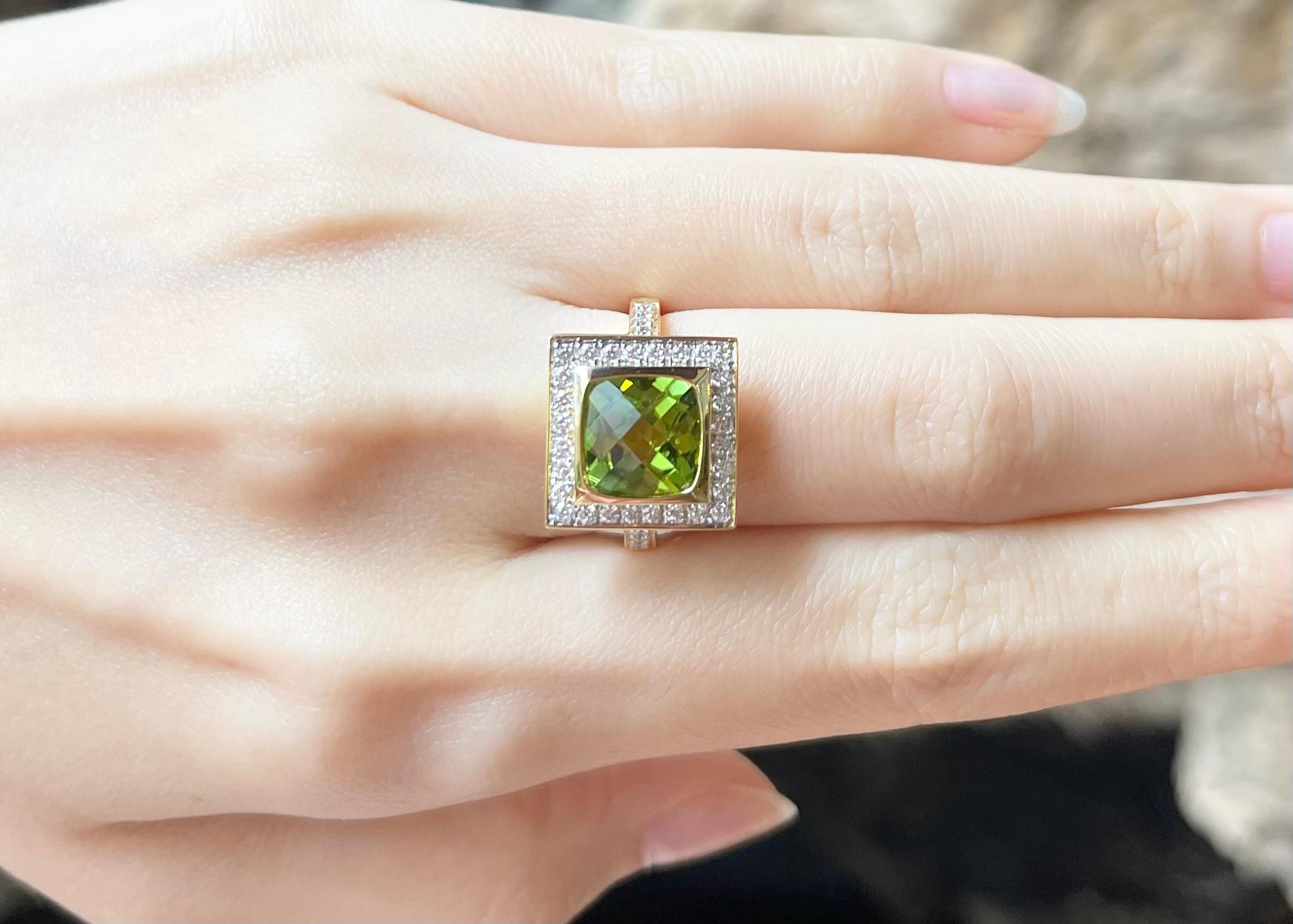 Peridot mit Diamantring in 14K Goldfassungen gefasst (Zeitgenössisch) im Angebot