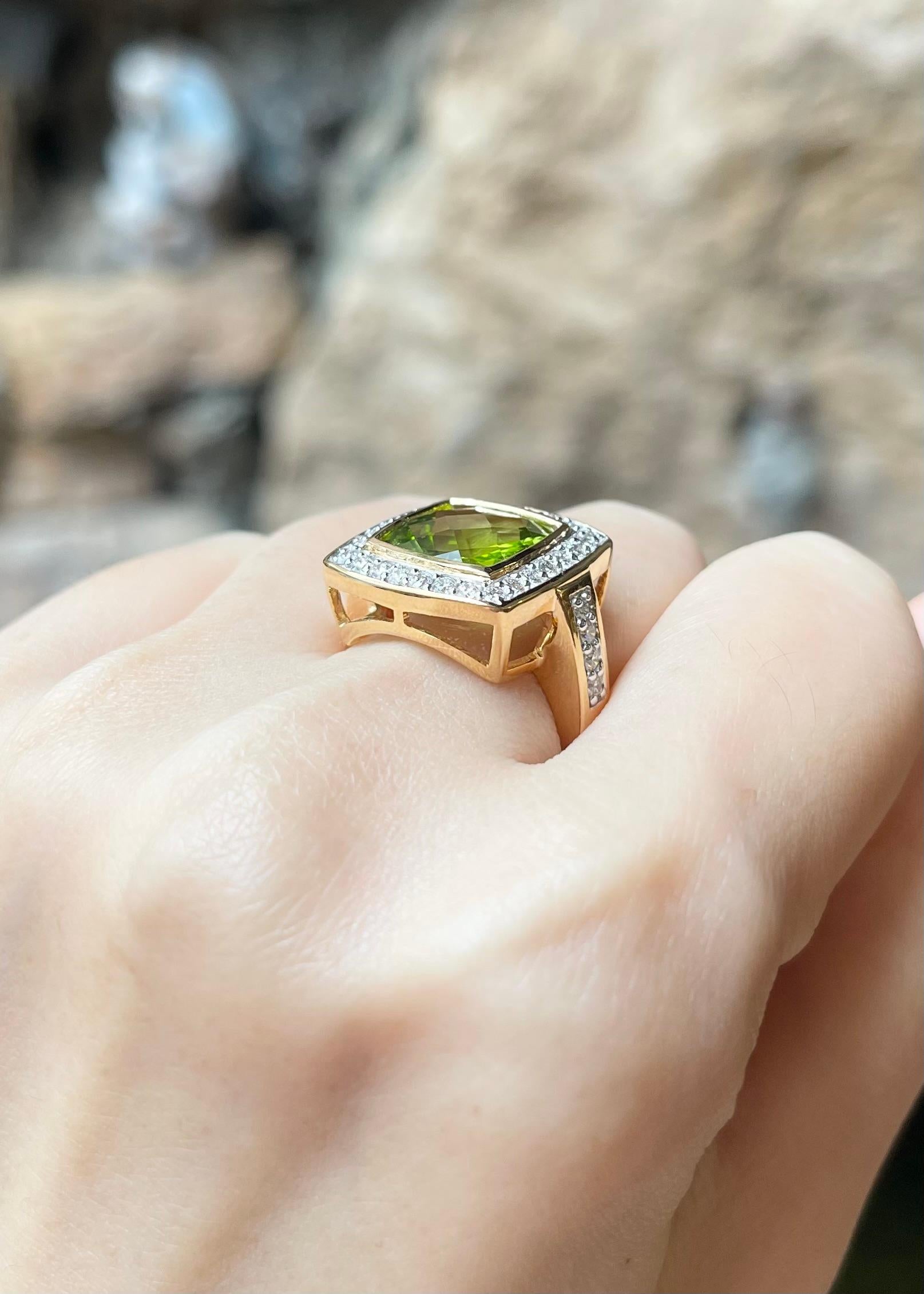 Peridot mit Diamantring in 14K Goldfassungen gefasst Damen im Angebot