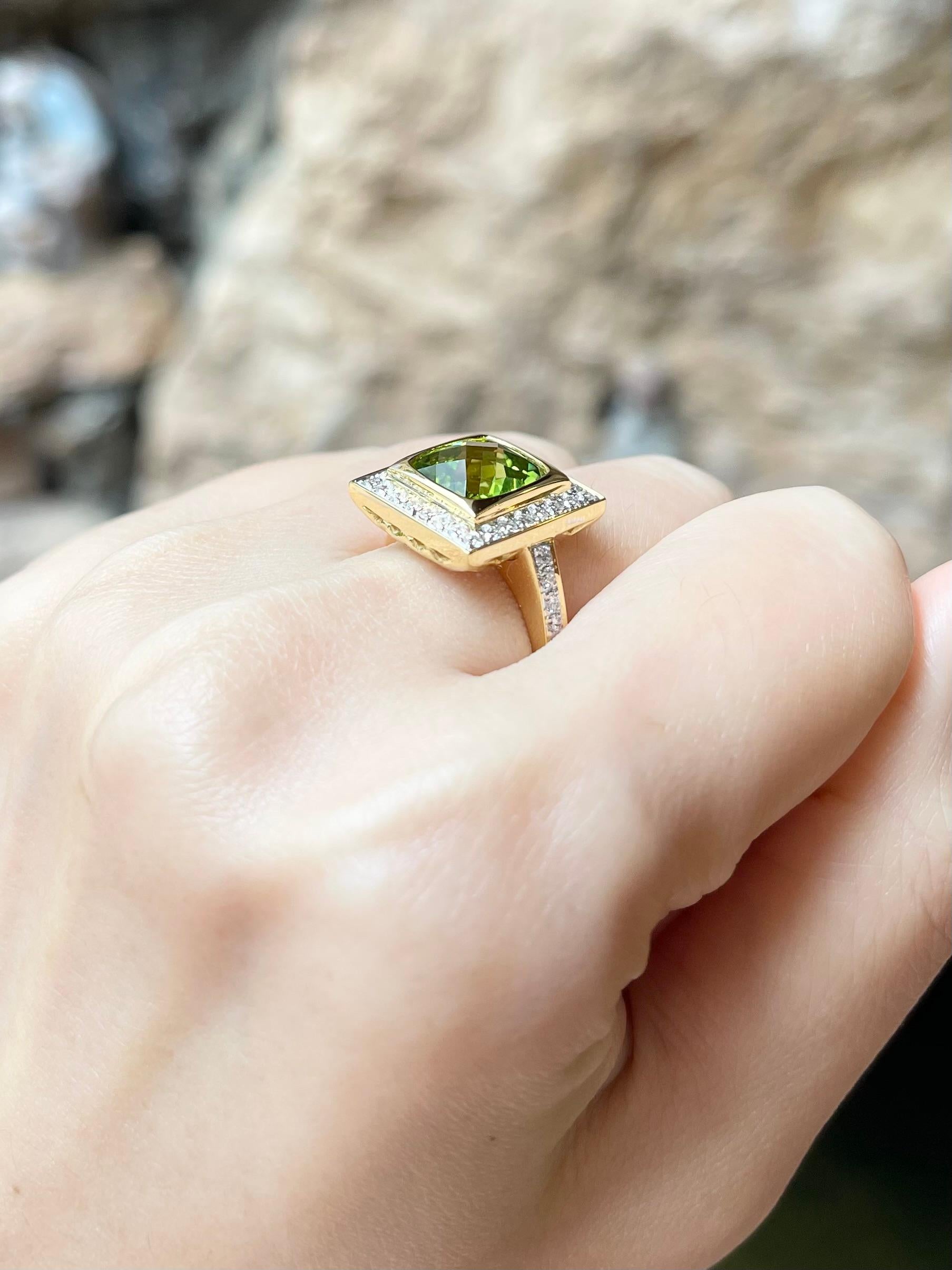 Peridot mit Diamantring in 14K Goldfassungen gefasst Damen im Angebot