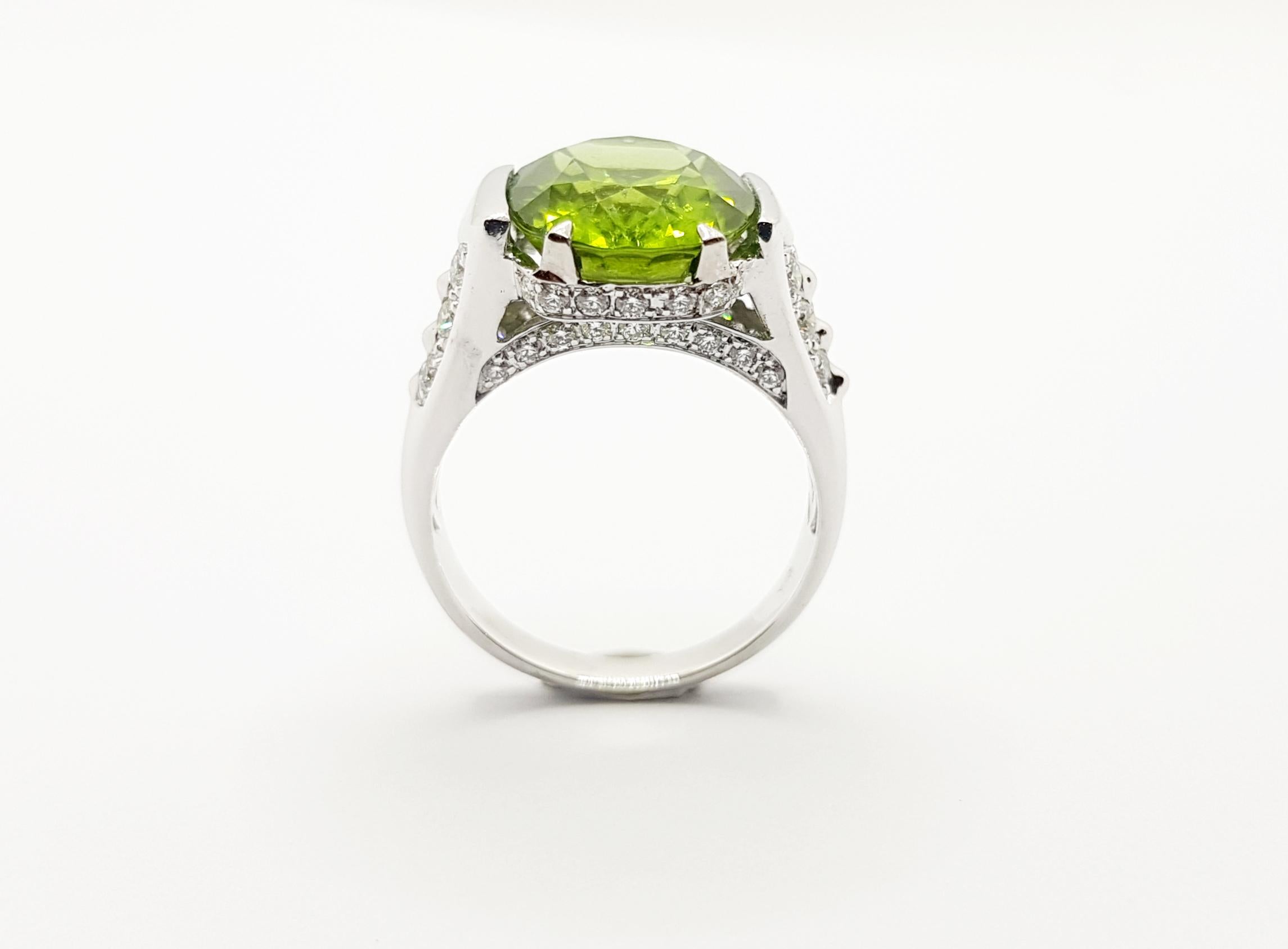 Ring mit Peridot und Diamant in 18 Karat Weißgoldfassung im Angebot 6