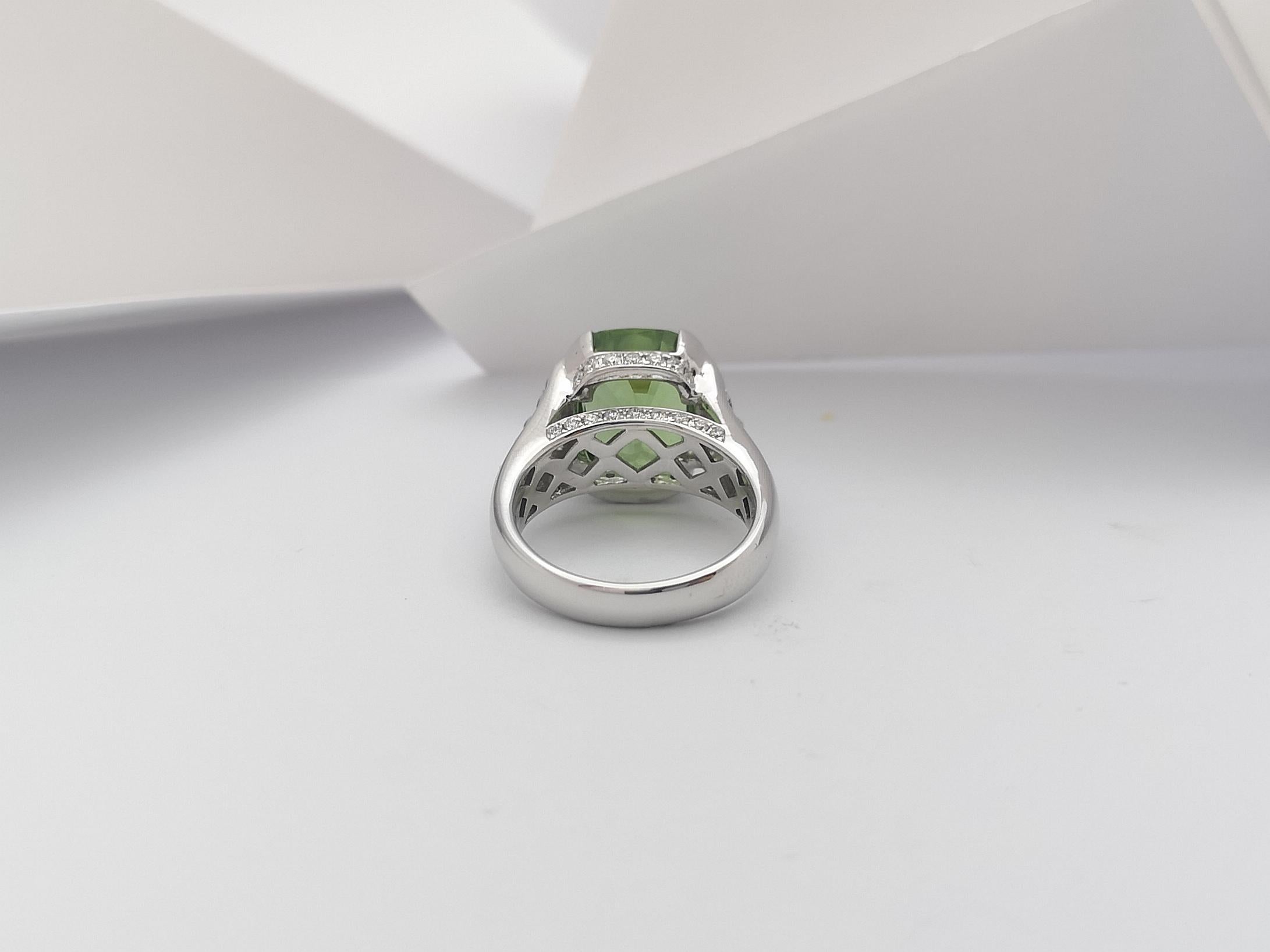 Ring mit Peridot und Diamant in 18 Karat Weißgoldfassung im Angebot 9