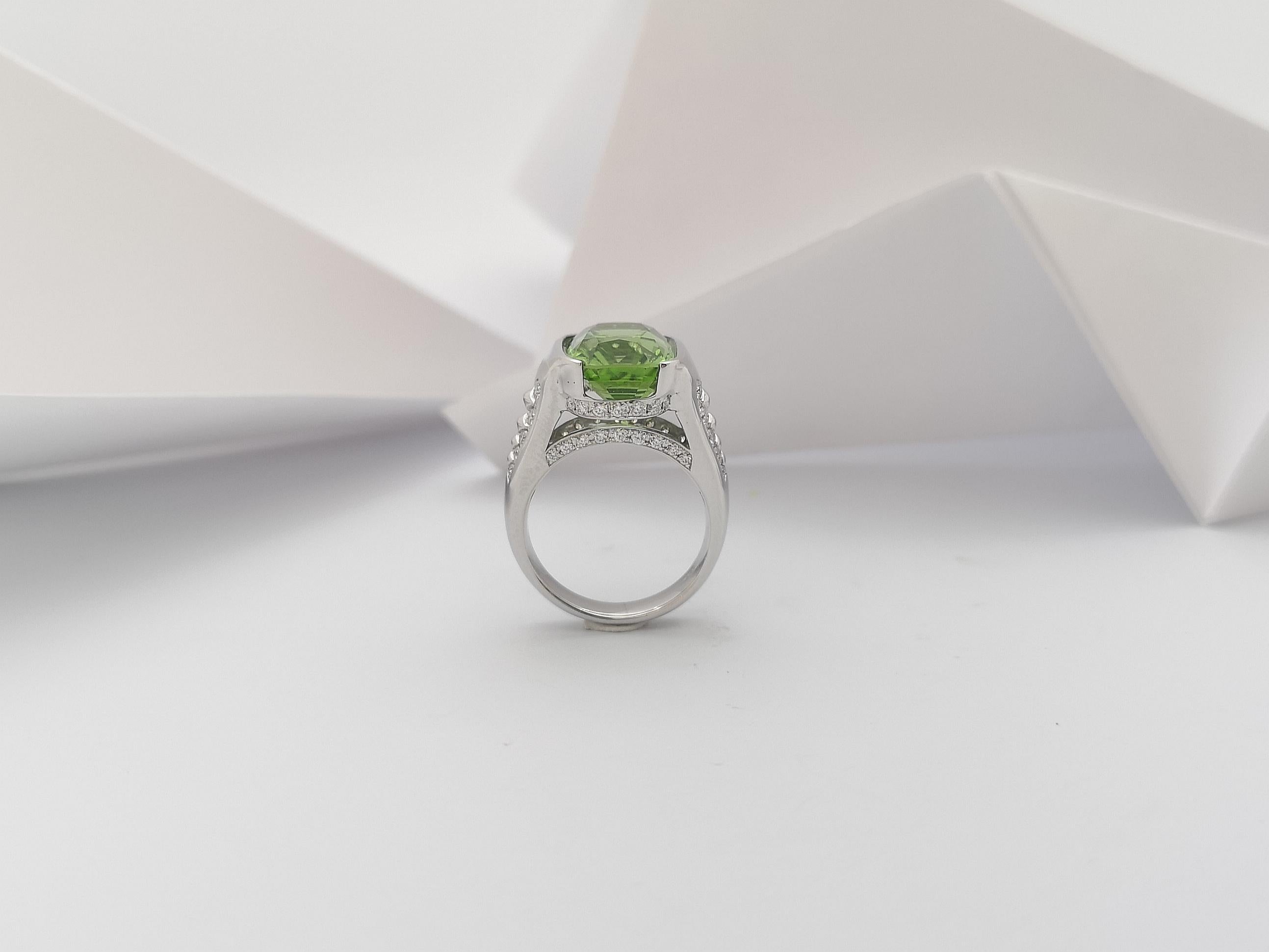 Ring mit Peridot und Diamant in 18 Karat Weißgoldfassung im Angebot 10
