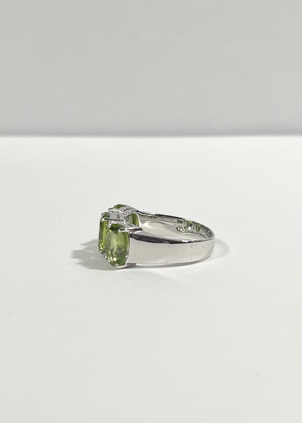 Peridot mit Diamantring in 18K Weißgoldfassung im Angebot 5