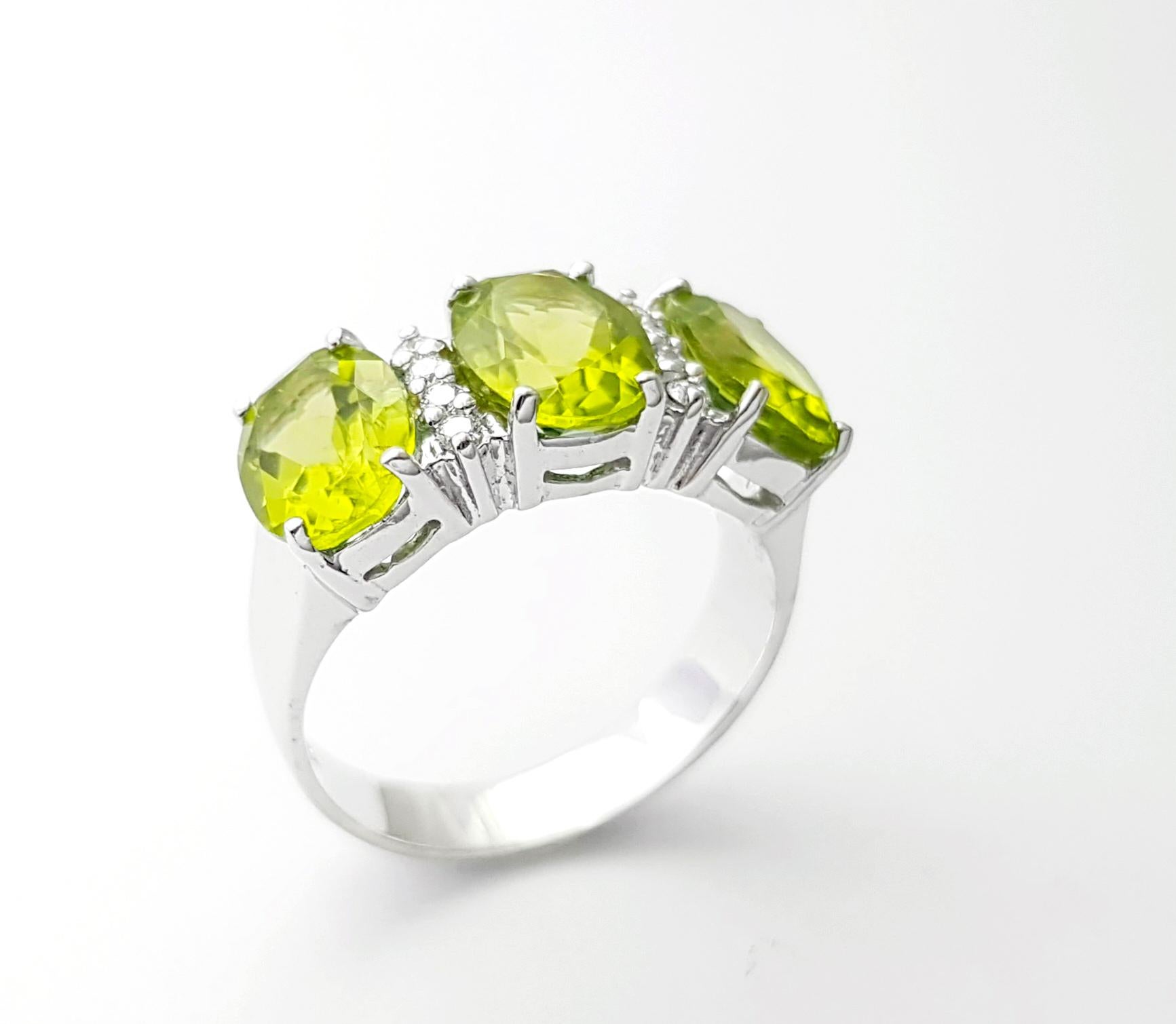 Peridot mit Diamantring in 18K Weißgoldfassung im Angebot 2