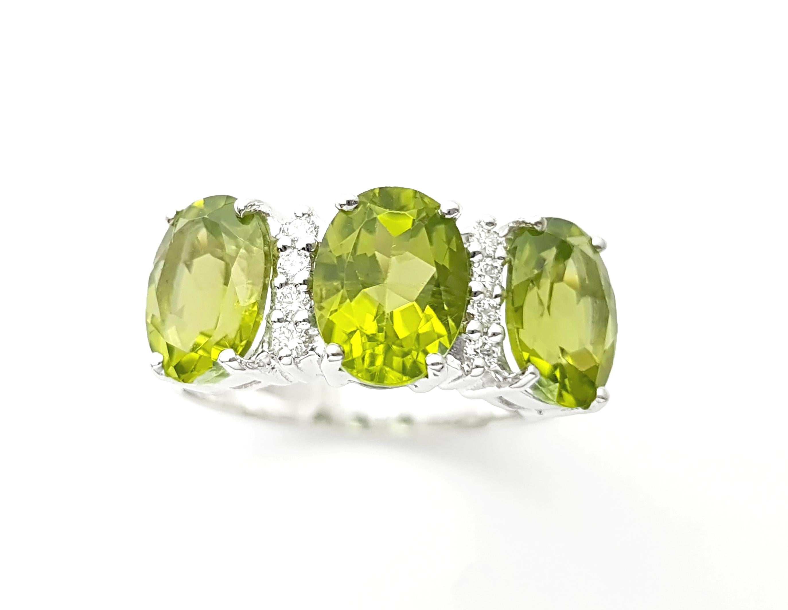 Peridot mit Diamantring in 18K Weißgoldfassung im Angebot 3