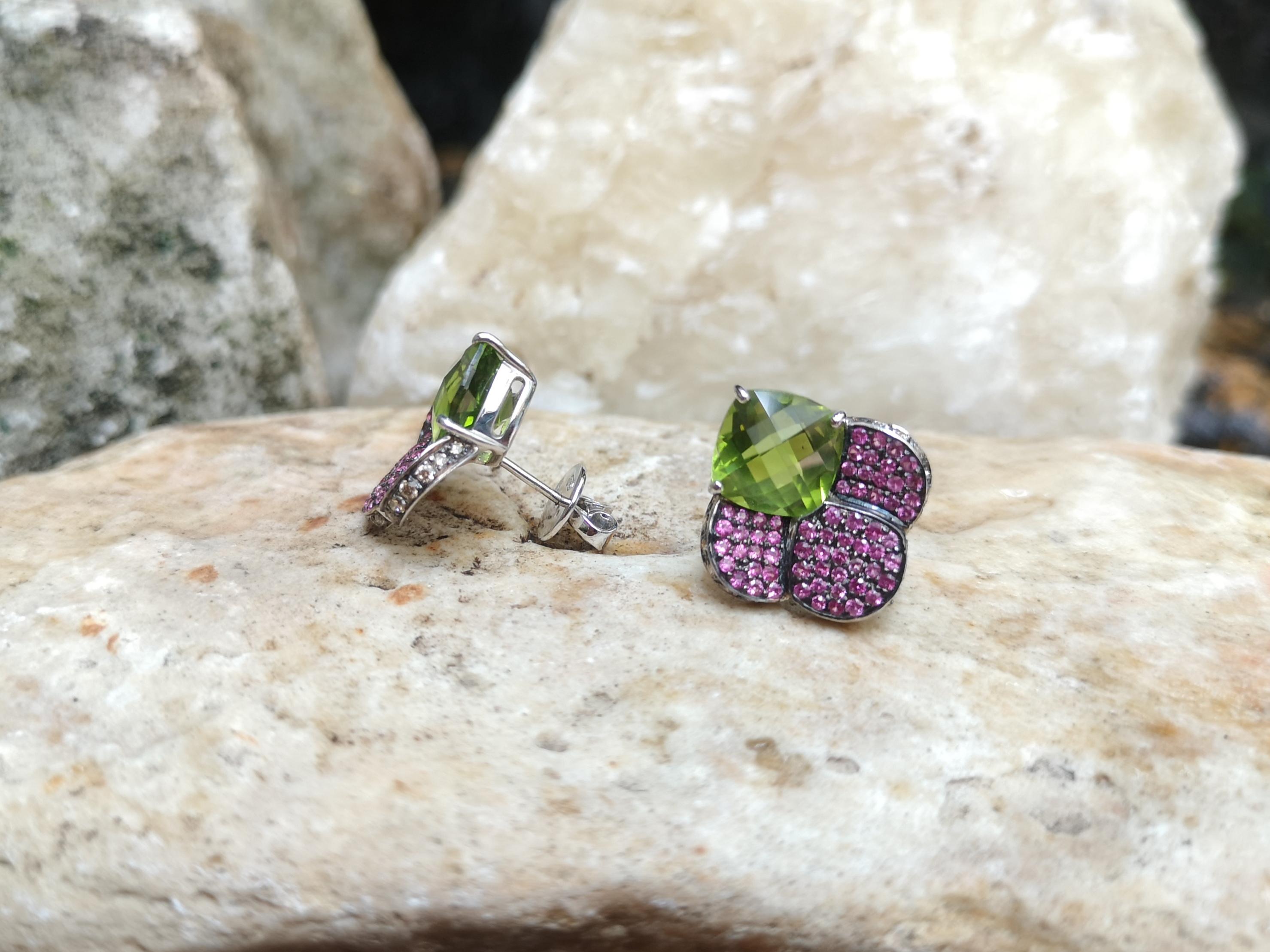 Peridot with Pink Sapphire and Brown Diamond Earrings Set in 18 Karat White Gold In New Condition For Sale In Bangkok, TH