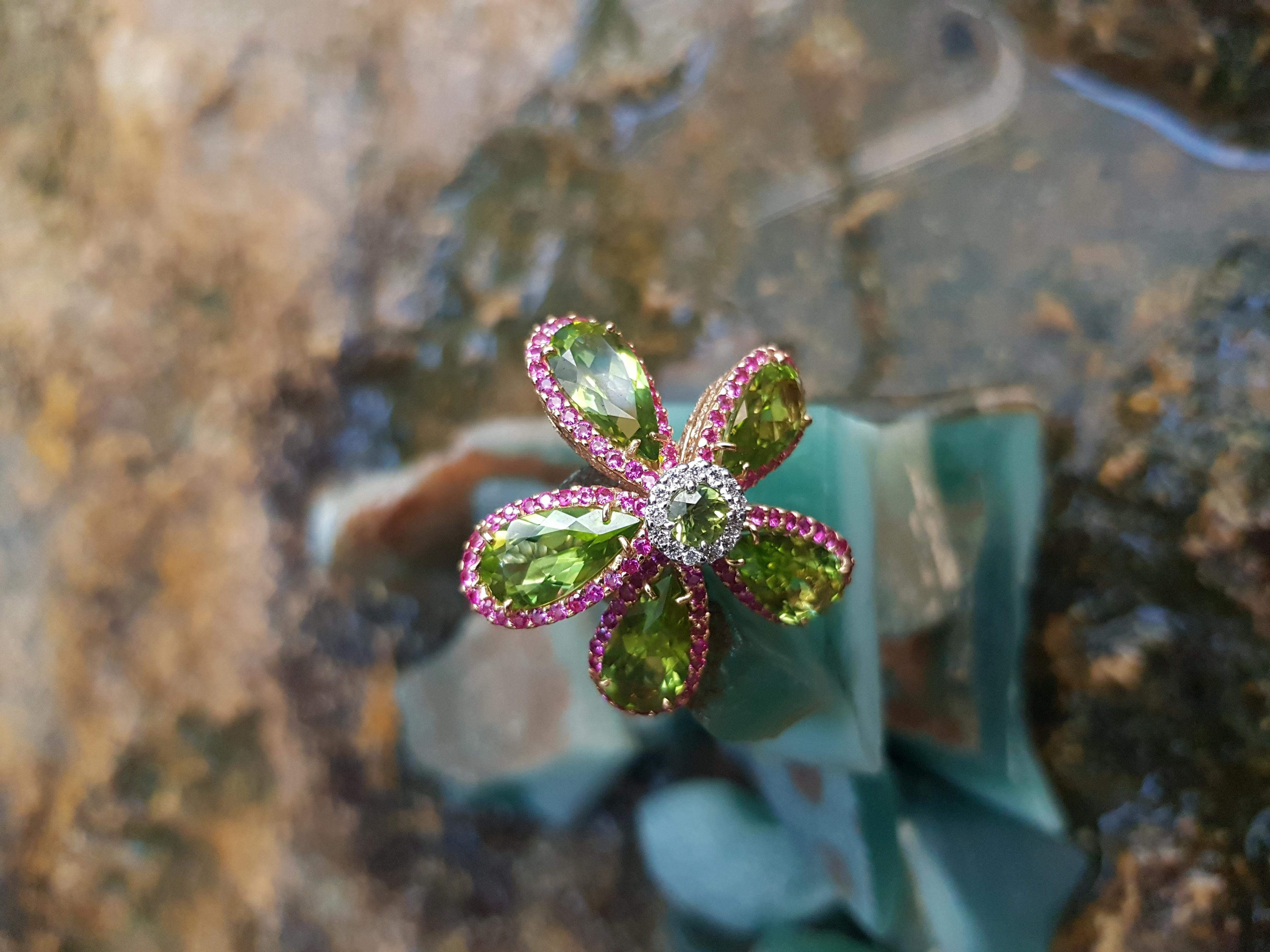 Contemporary Peridot with Pink Sapphire and Diamond Flower Rings Set in 18 Karat White Gold For Sale