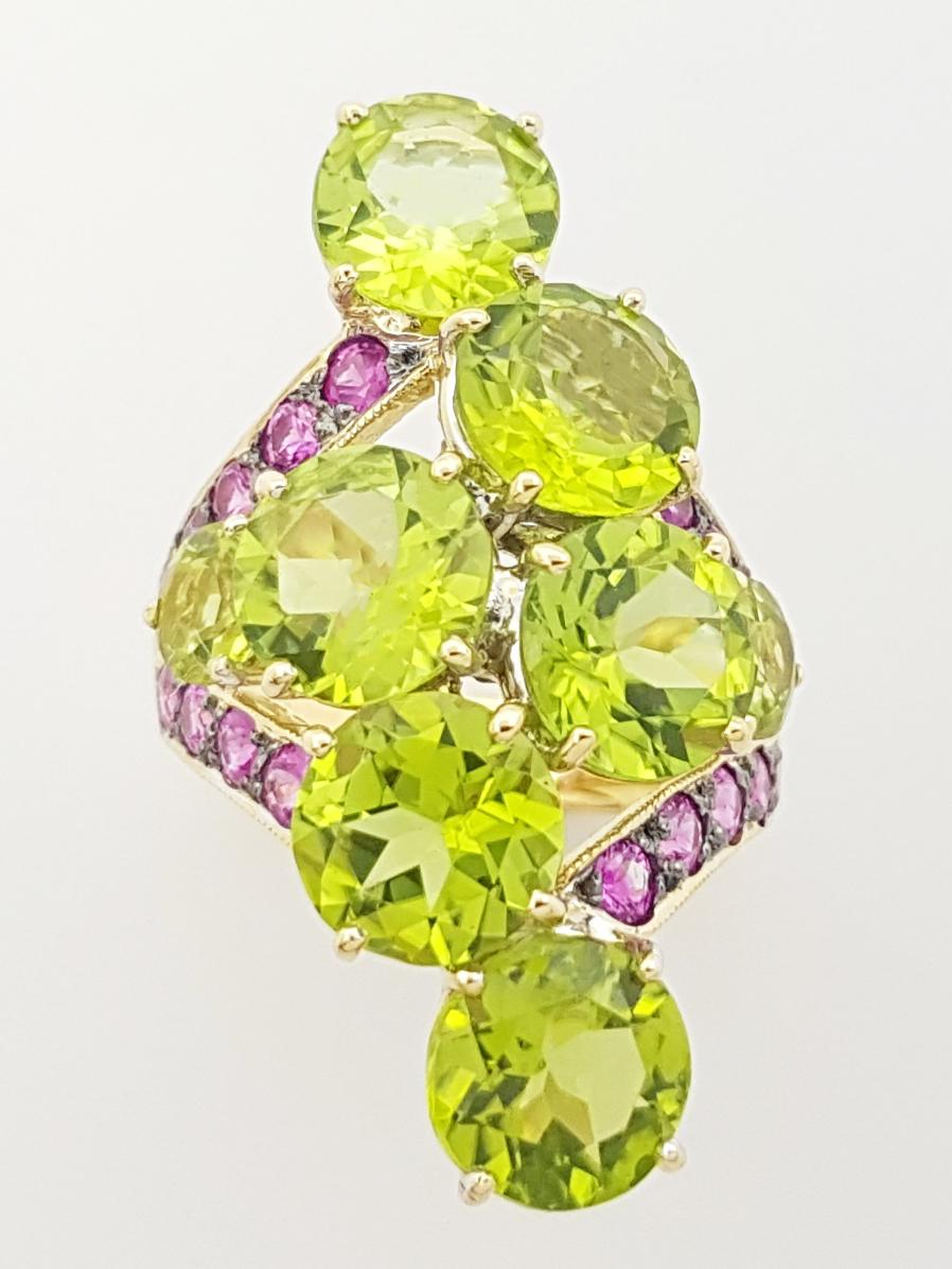 Peridot with Pink Sapphire Ring set in 18K Gold Setting For Sale 7