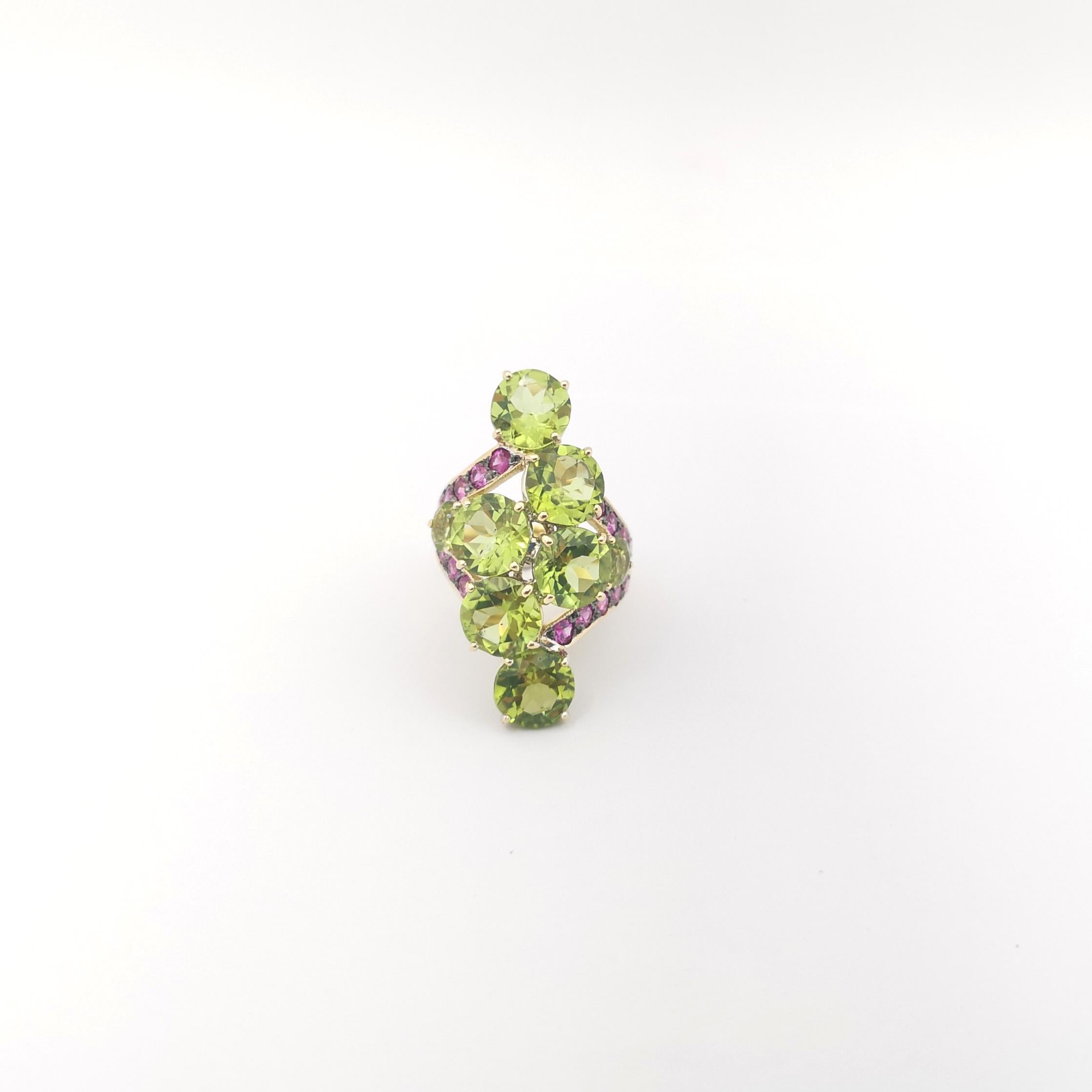Peridot with Pink Sapphire Ring set in 18K Gold Setting For Sale 1