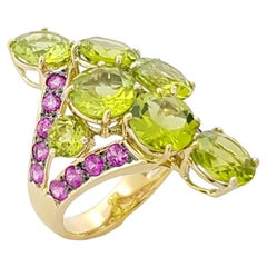 Peridot with Pink Sapphire Ring set in 18K Gold Setting