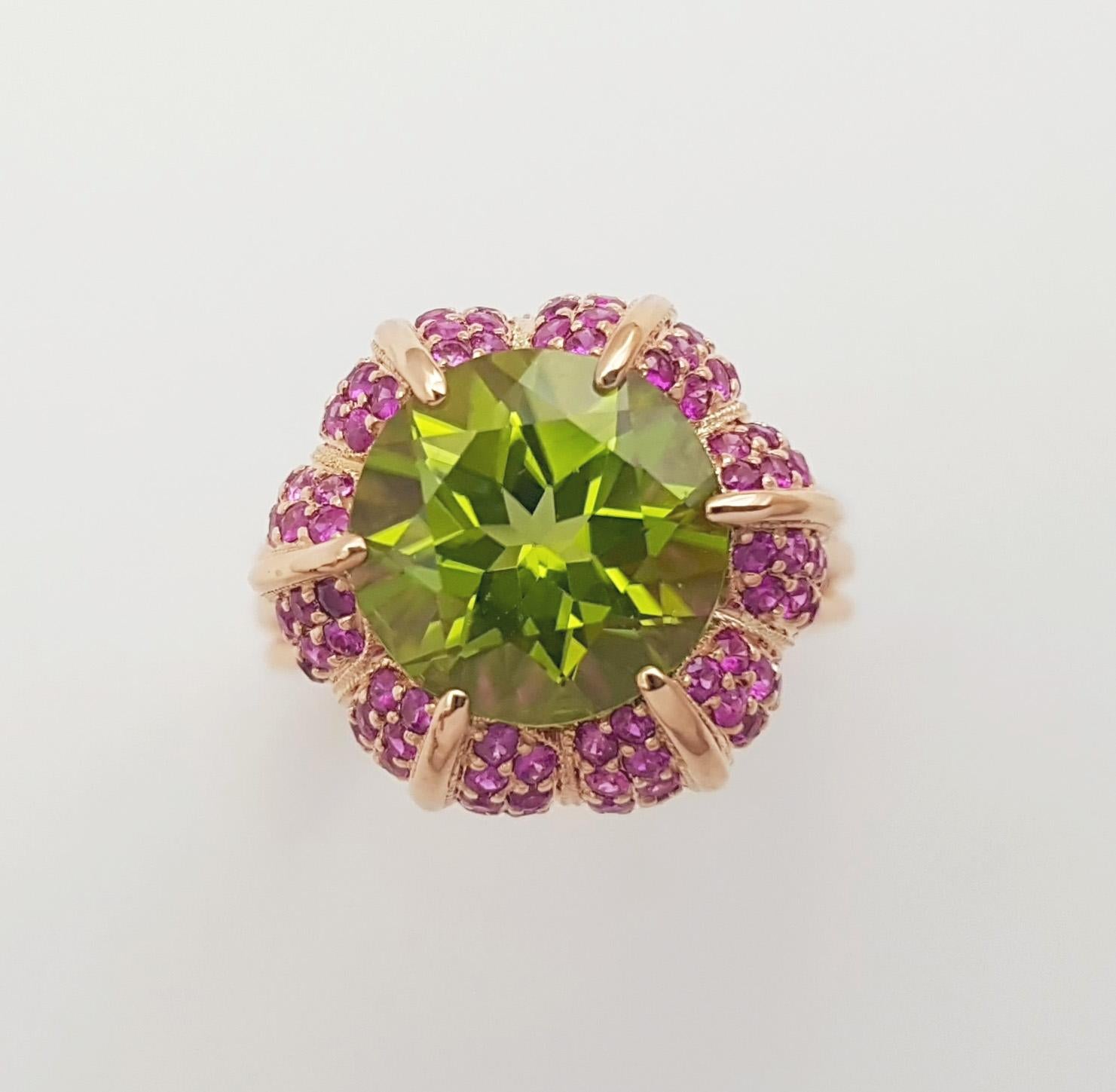 Peridot with Pink Sapphire Ring set in 18K Rose Gold Settings For Sale 5