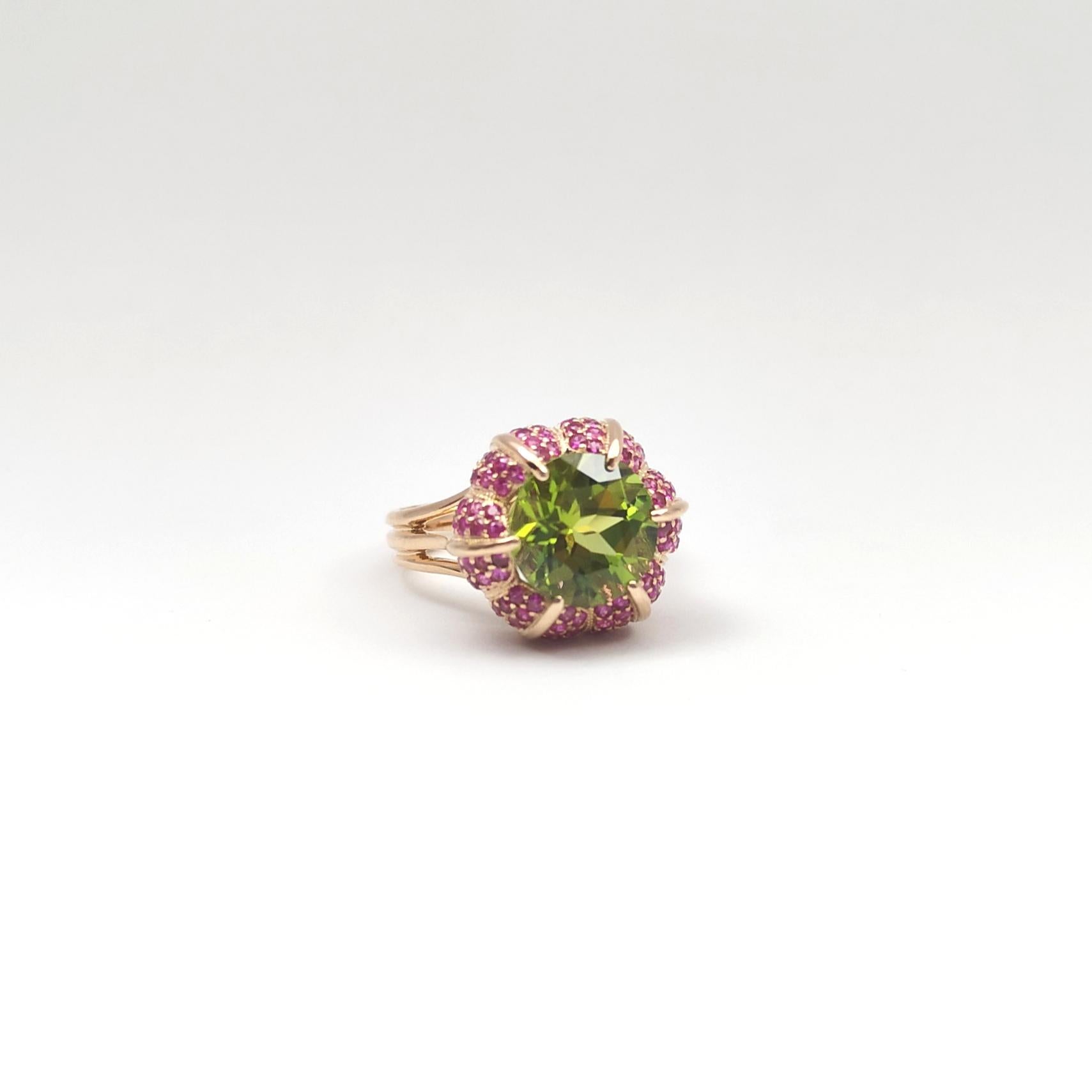 Peridot with Pink Sapphire Ring set in 18K Rose Gold Settings For Sale 8