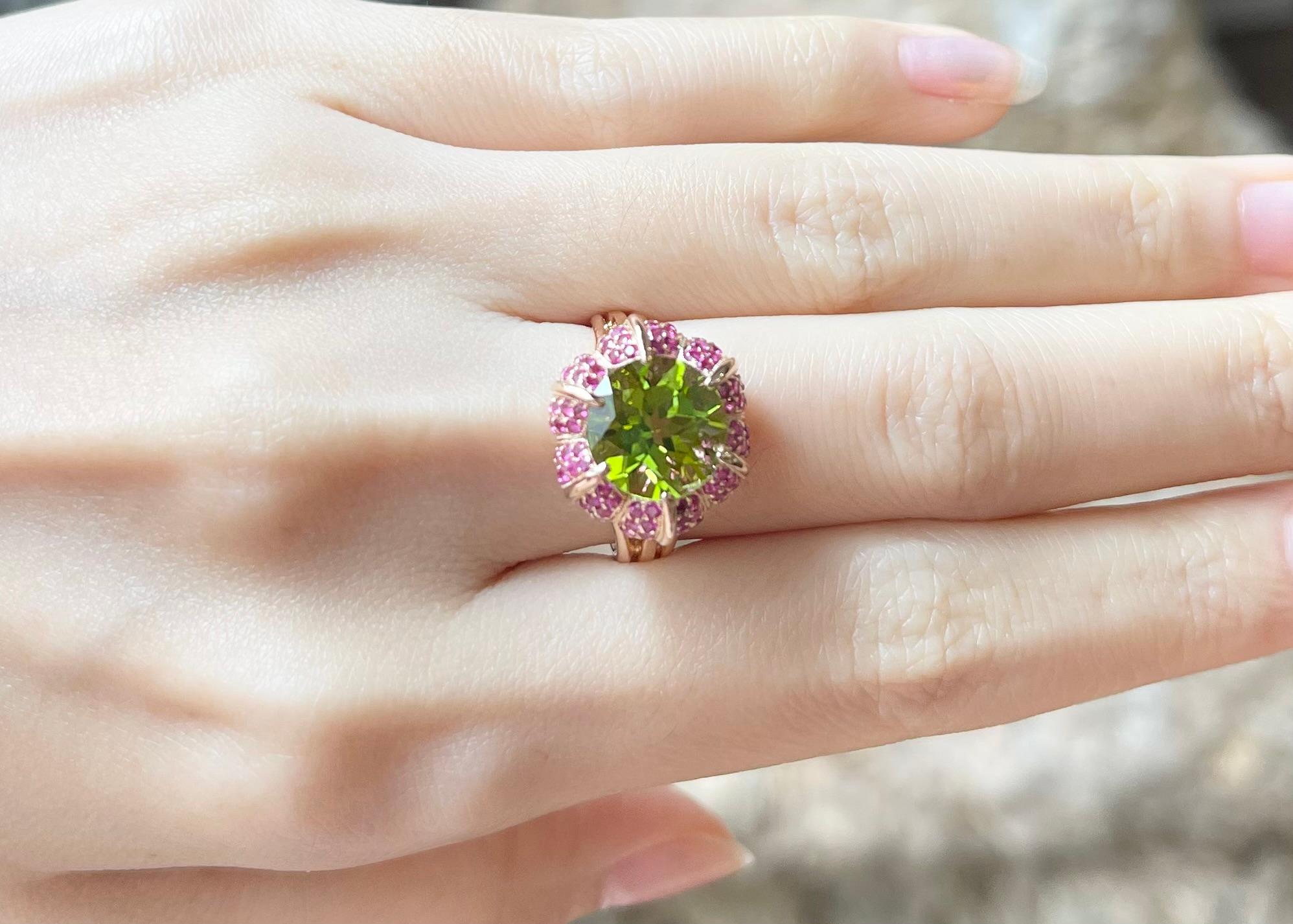 Art Deco Peridot with Pink Sapphire Ring set in 18K Rose Gold Settings For Sale