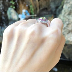 Peridot mit Rubin-Ring in 18 Karat Weißgoldfassung