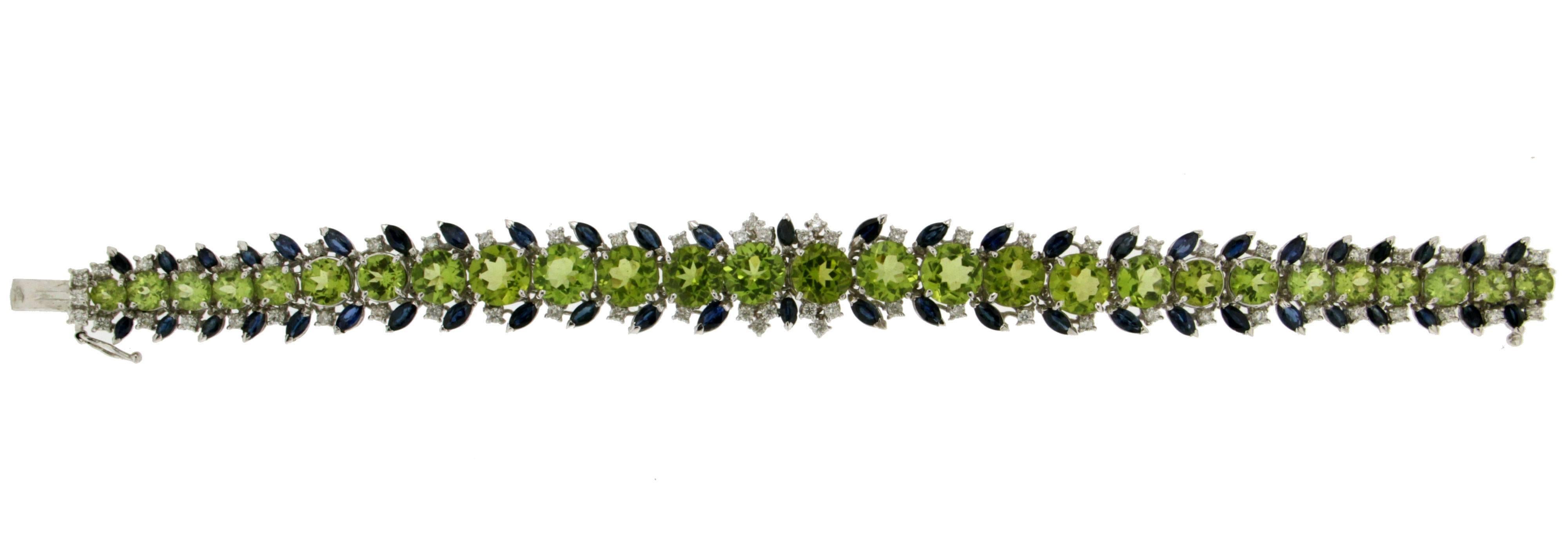 Peridot 18 Karat White Gold Diamonds and Sapphires Cuff Bracelet 2