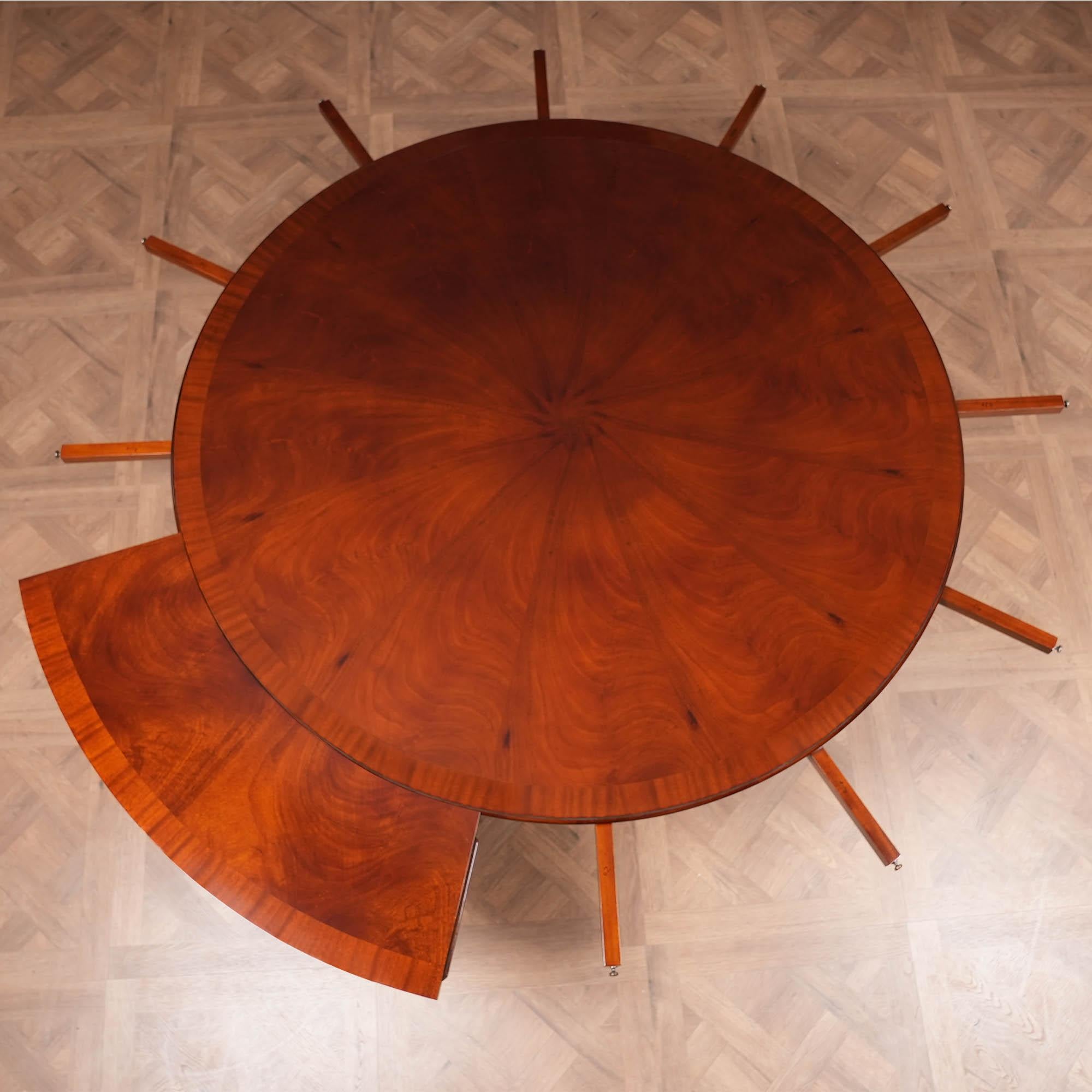 Table à manger périphérique en vente 4