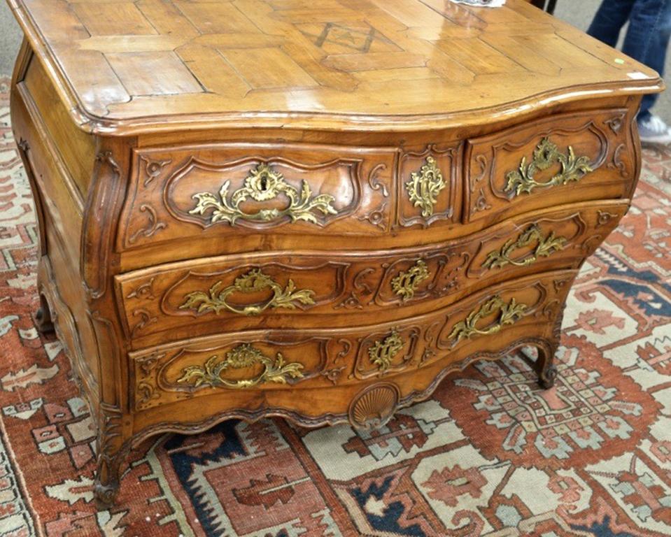 Period 18th Century French Provincial Louis XV Walnut Commode In Good Condition In Essex, MA