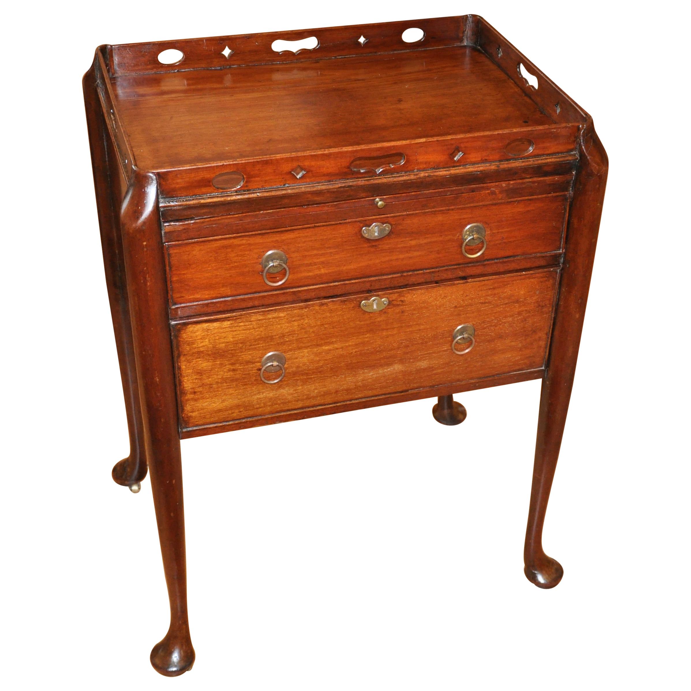 Period 18th Century Georgian Walnut Tray Top Chest For Sale