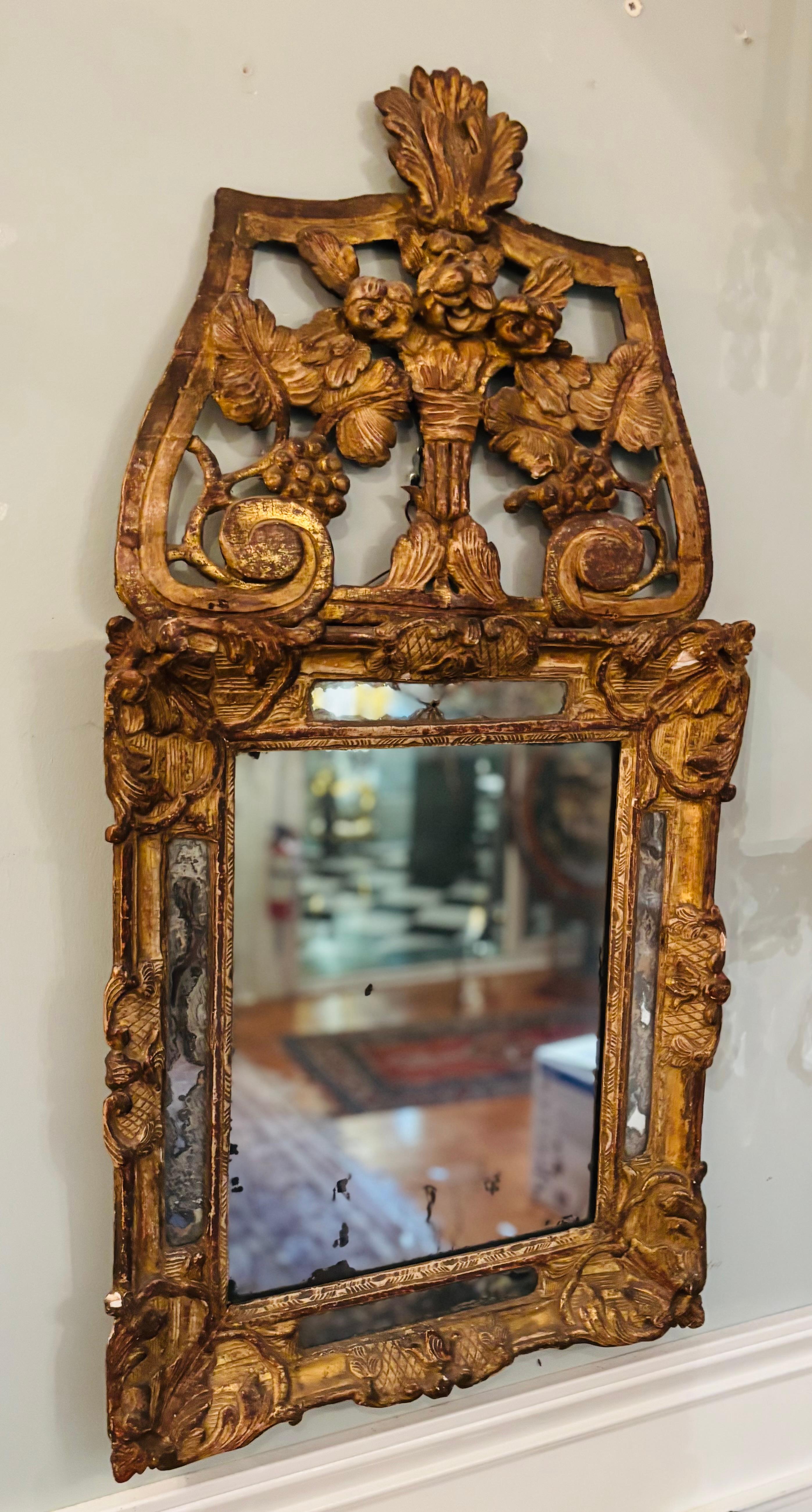 Period 18th Century Louis XV Carved Giltwood Console and Mirror For Sale 6