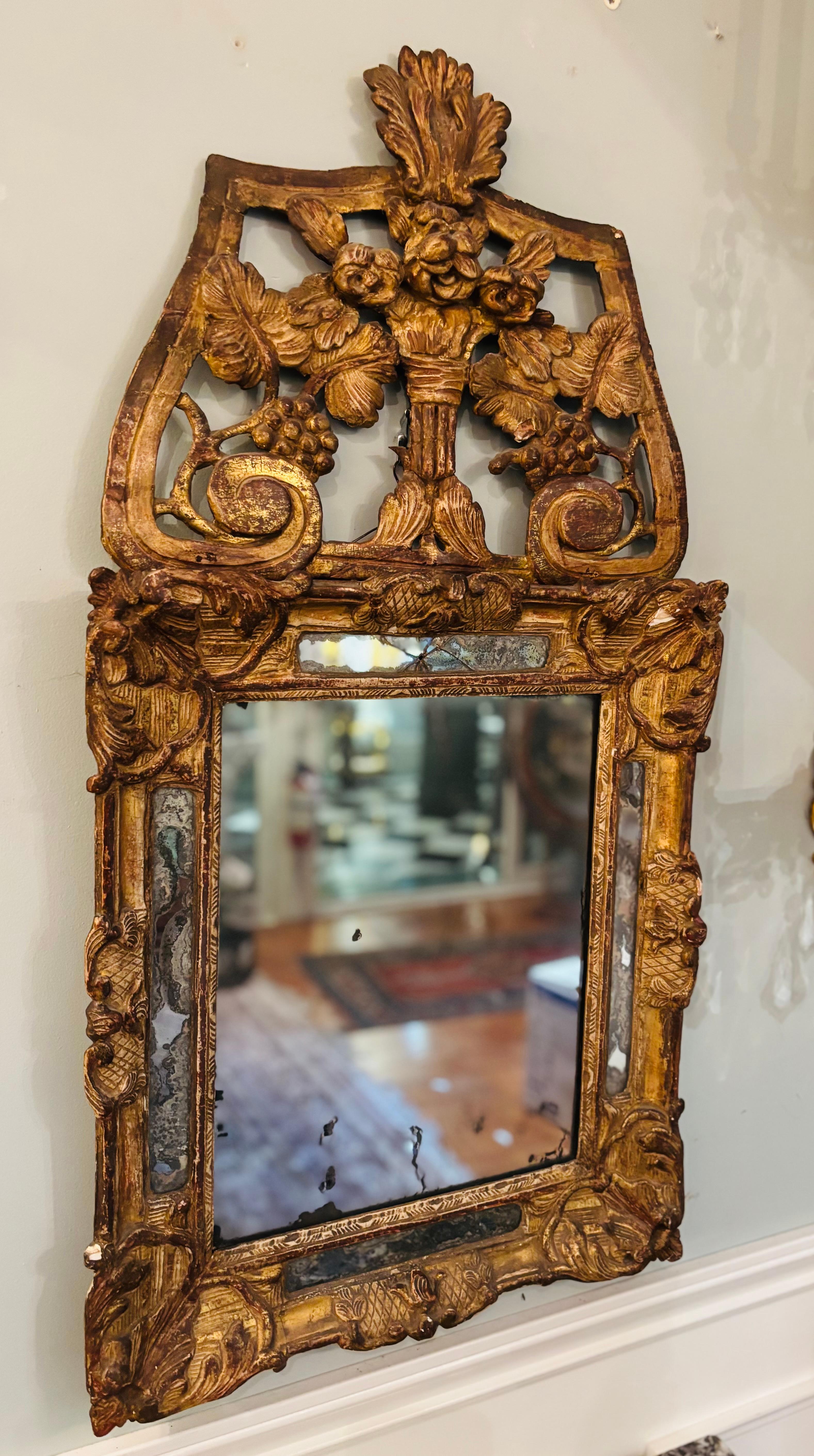 Period 18th Century Louis XV Carved Giltwood Console and Mirror For Sale 14