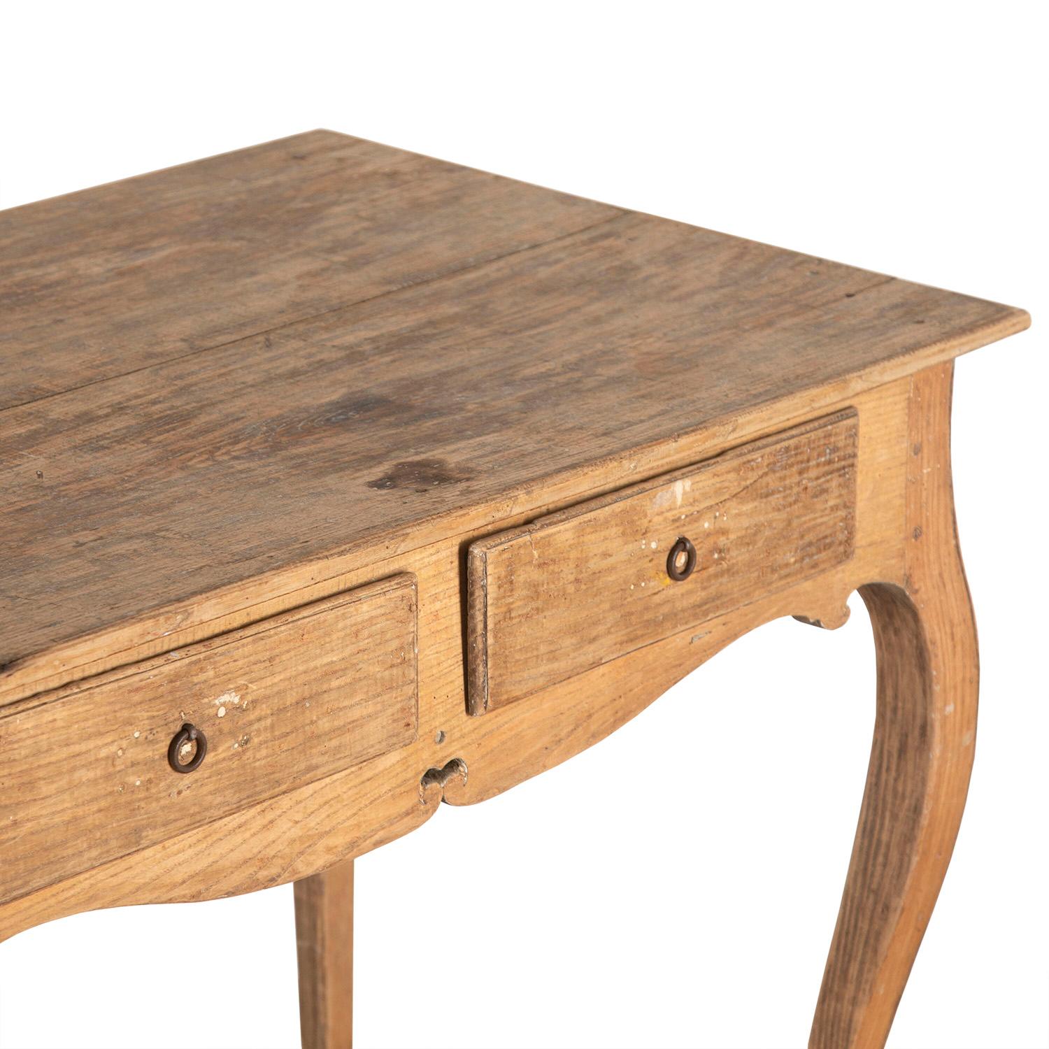 Period 18th Century Swedish Desk In Good Condition In Tetbury, Gloucestershire