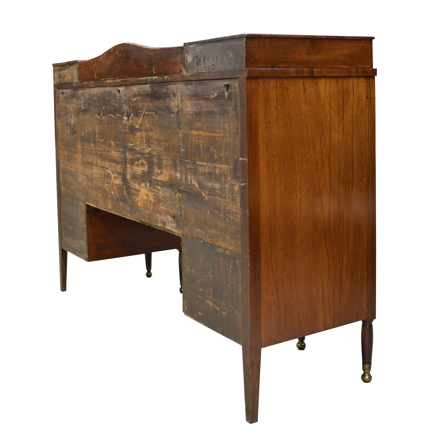 Period Antique American Sheraton Sideboard in Mahogany, circa 1815 For Sale 4