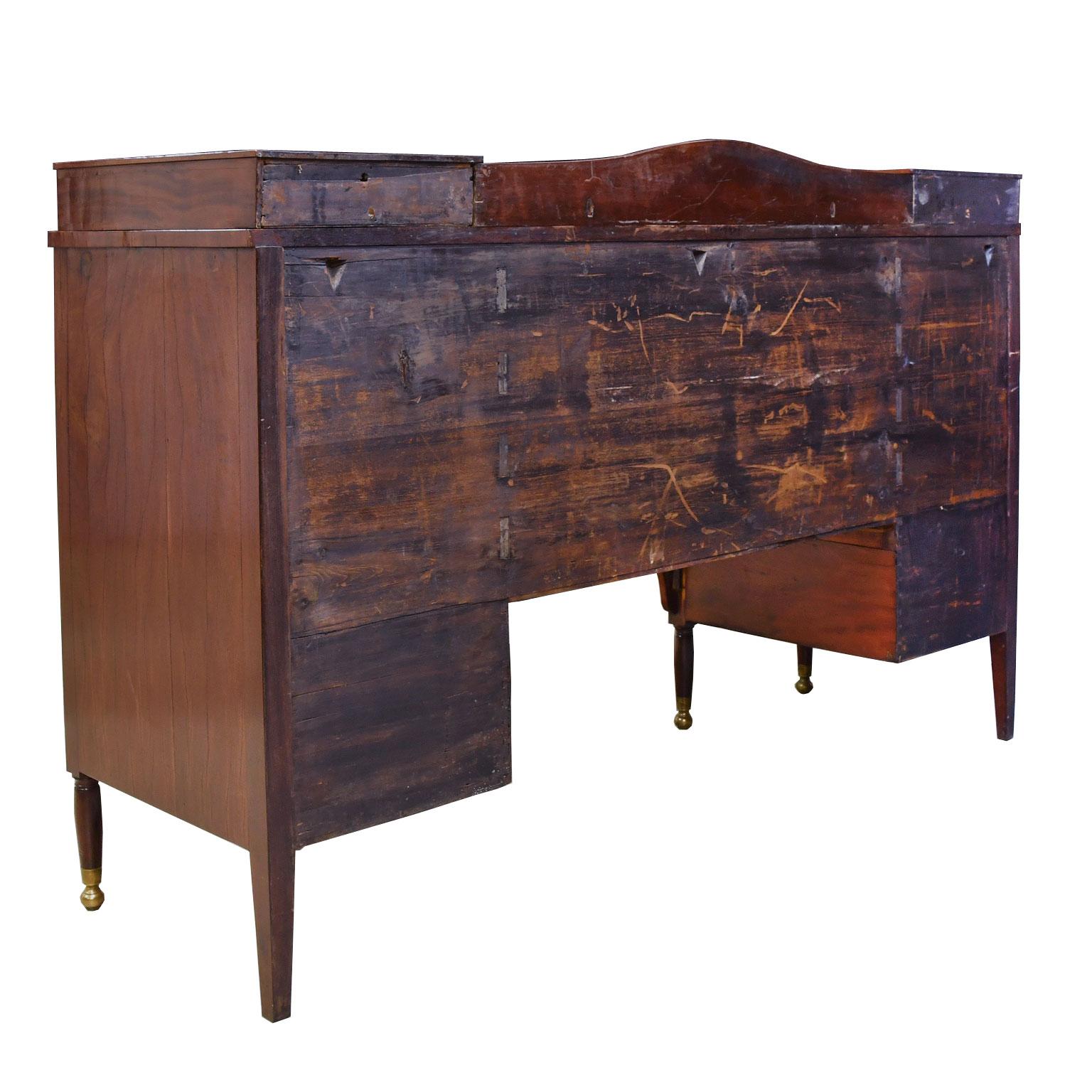 Period Antique American Sheraton Sideboard in Mahogany, circa 1815 For Sale 2