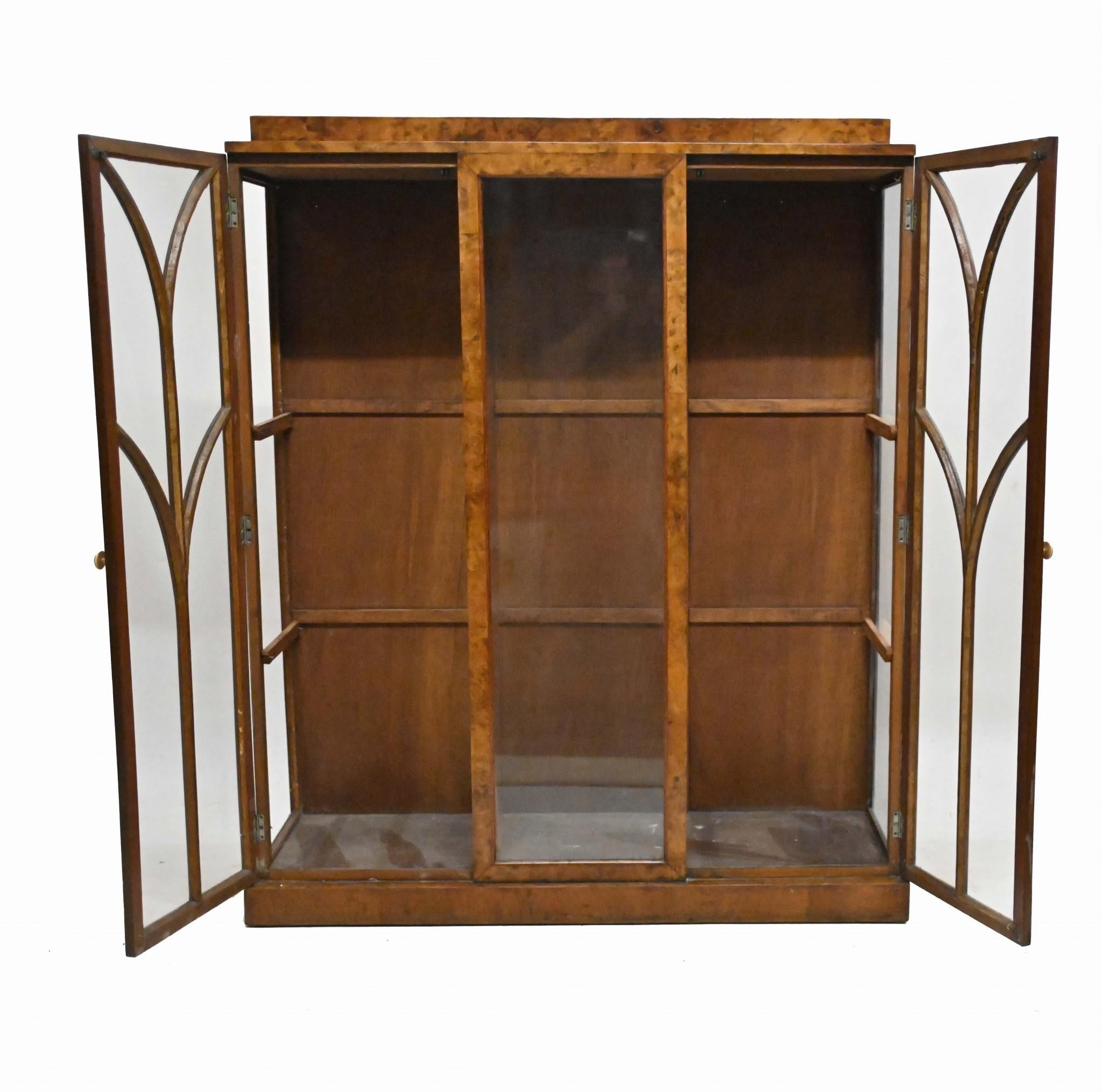 Period Art Deco China Cabinet 1930s Roaring Twenties In Good Condition For Sale In Potters Bar, GB