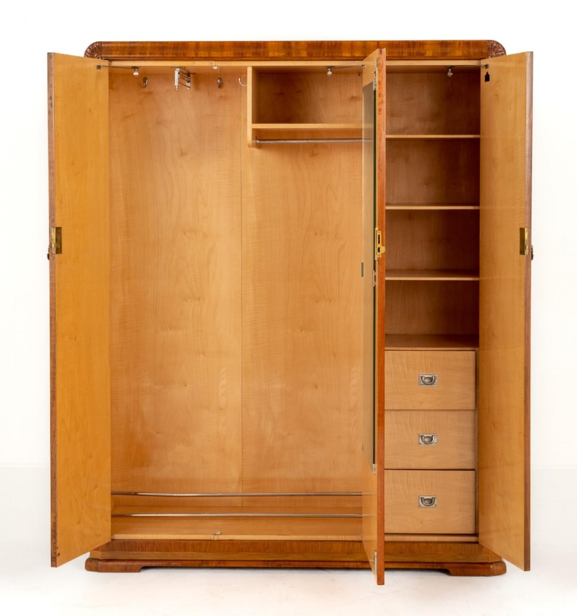 Armoire Art Déco d'époque en ronce de noyer des années 1930 en vente 2
