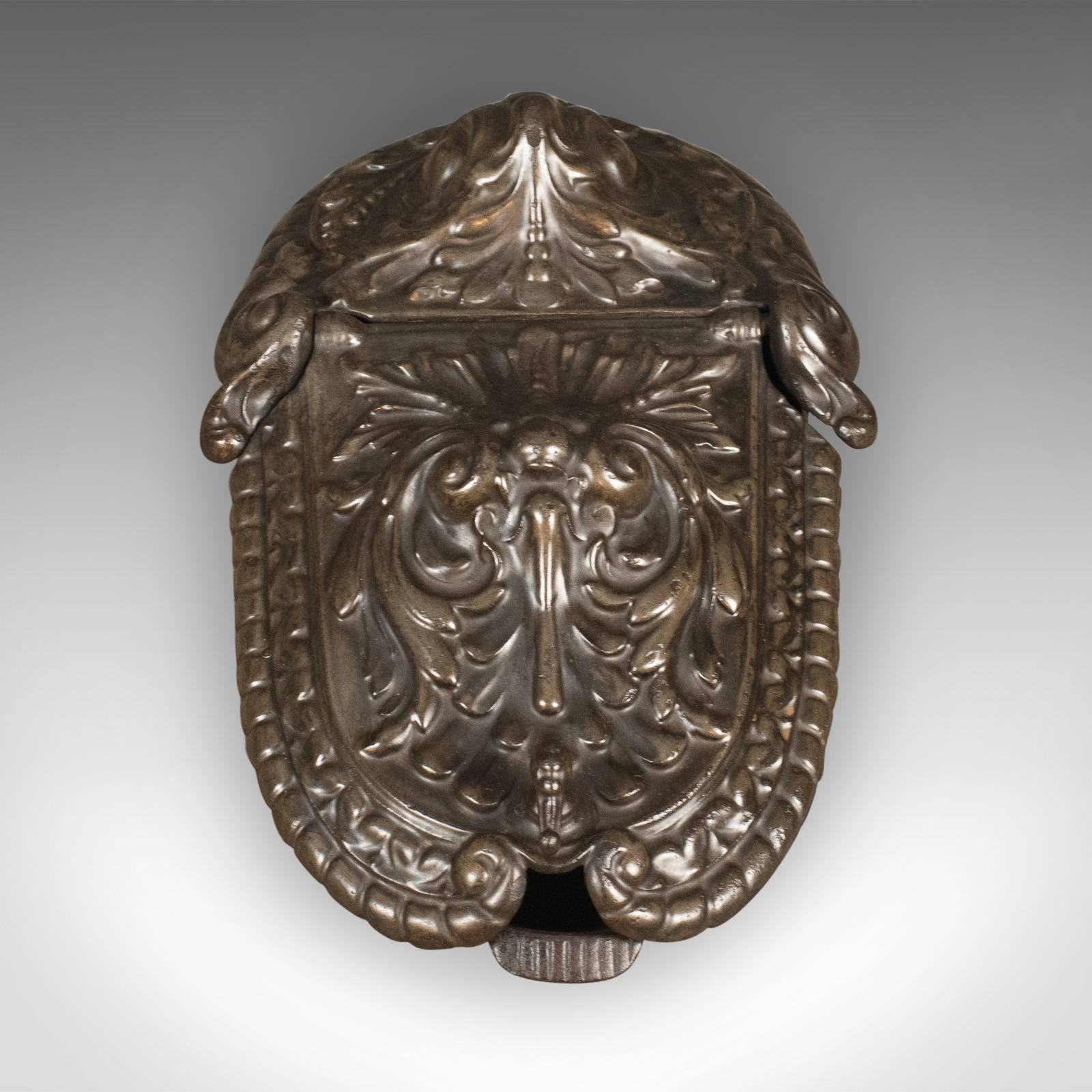 Carbonera Art Nouveau de época, antigua papelera victoriana junto a la chimenea, hacia 1900 siglo XX en venta