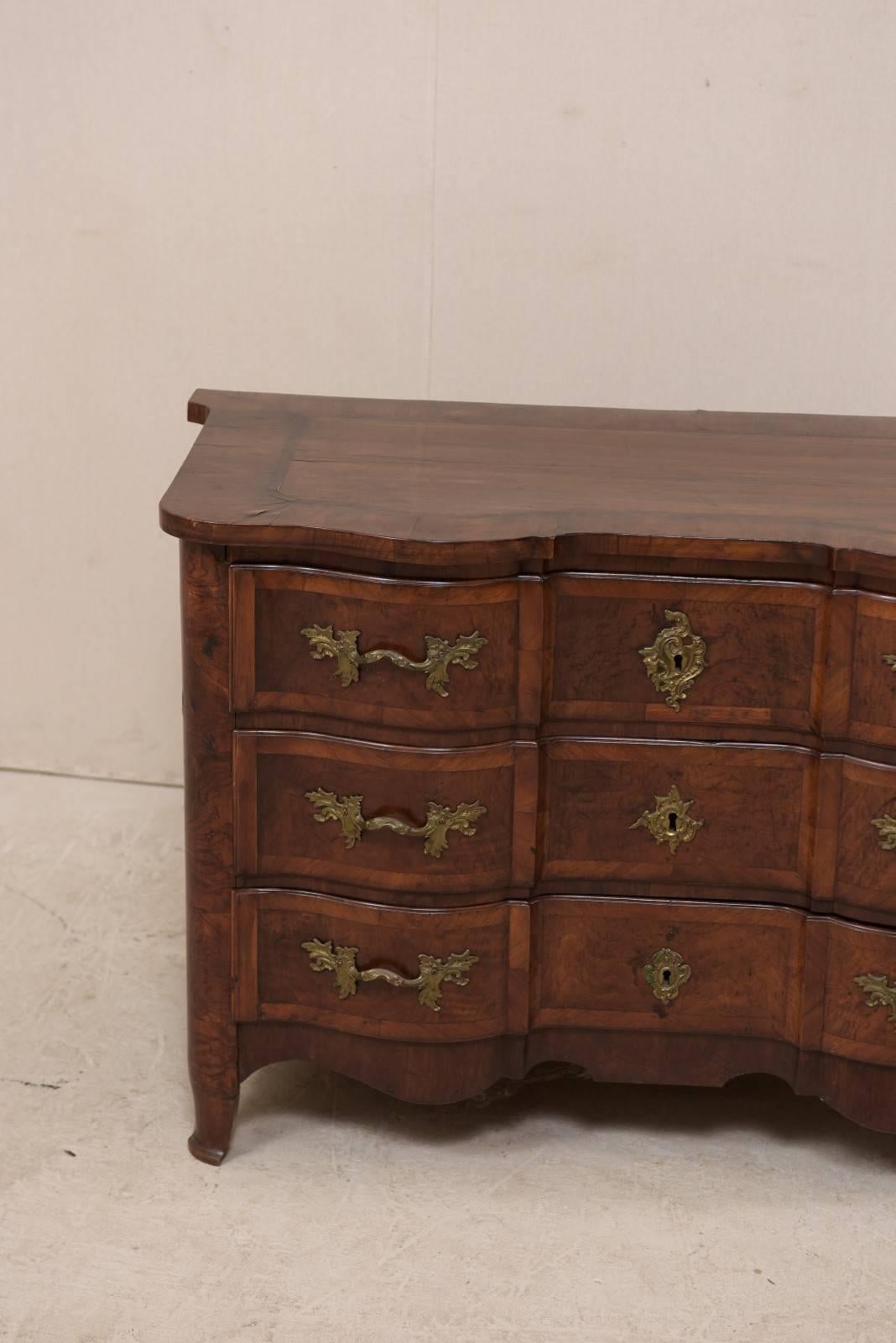 Period Baroque Swedish Wood Chest with Serpentine Front, circa 1725 In Good Condition For Sale In Atlanta, GA