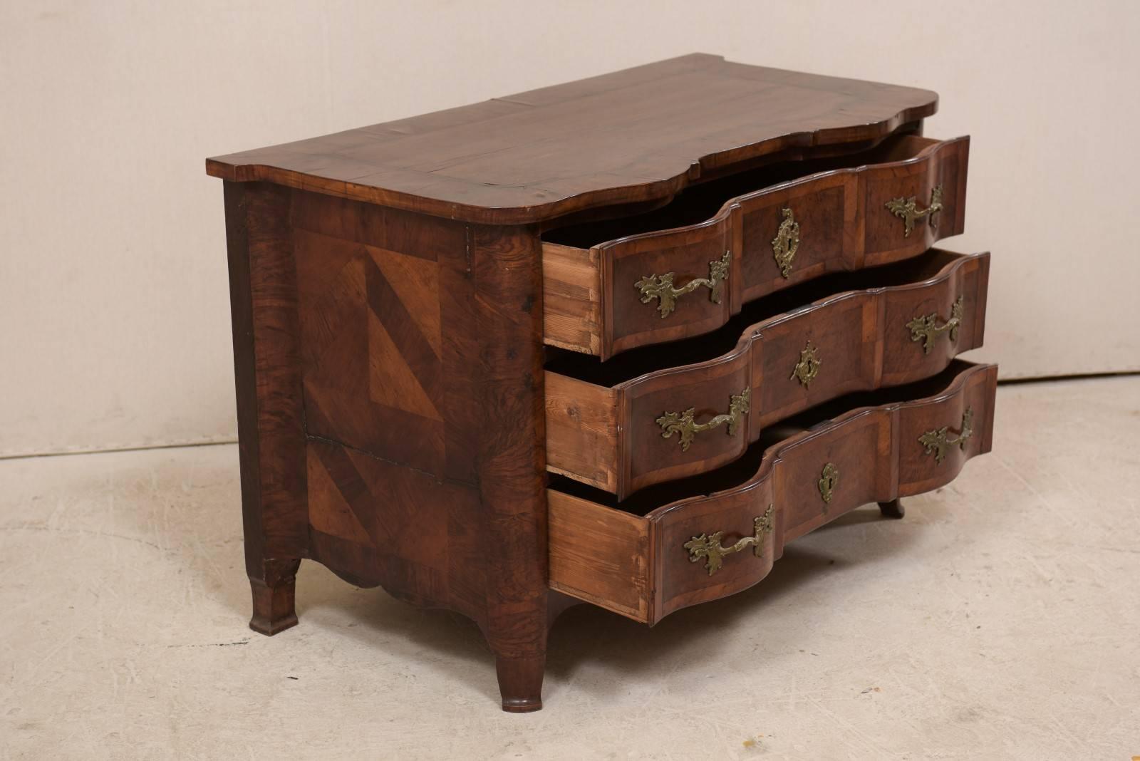 Period Baroque Swedish Wood Chest with Serpentine Front, circa 1725 For Sale 2