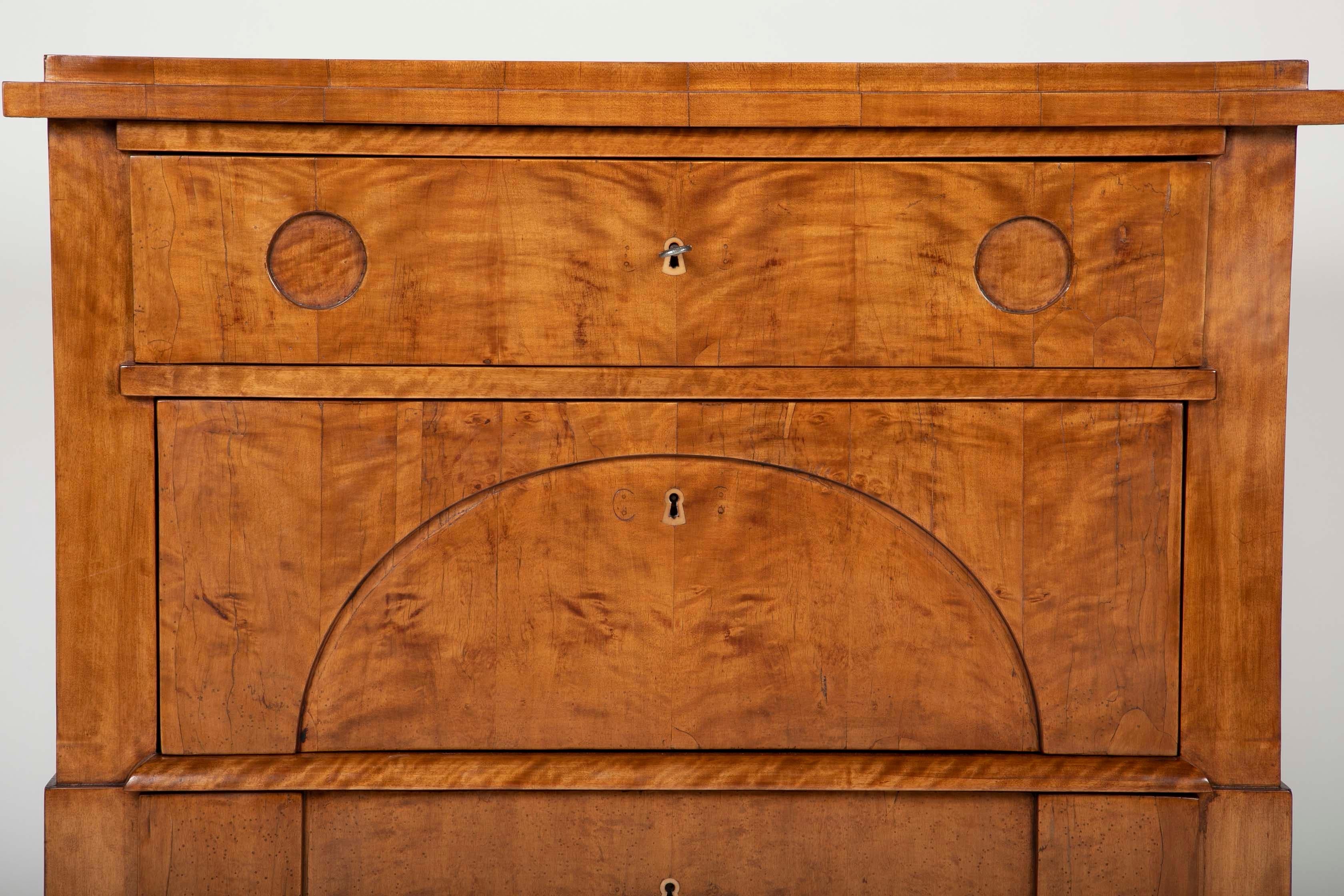 Period Biedermeier Birch Chest with Modern Appeal In Good Condition In Stamford, CT