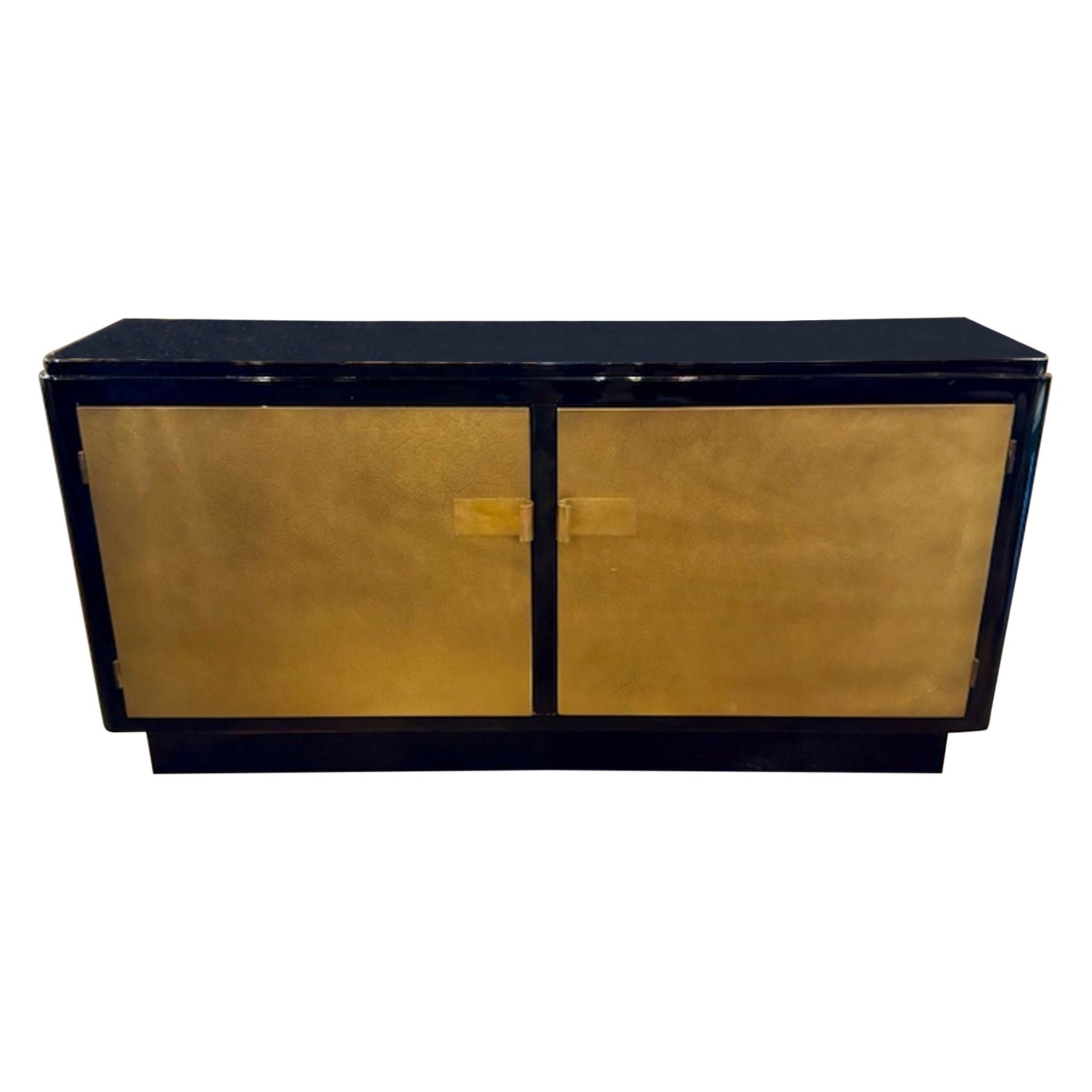 Schwarz lackierter Art-Déco-Schrank mit Blattgoldtüren