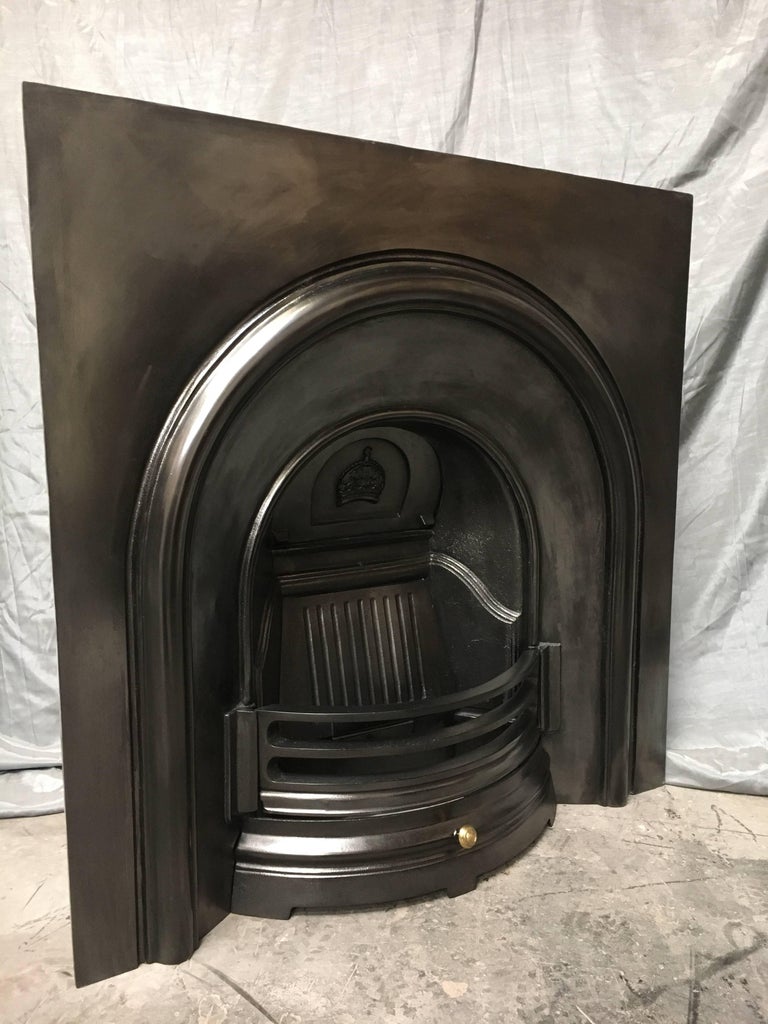 Period Cast Iron Arched Fireplace Insert For At 1stdibs Victorian Period Cast Iron Arched Fireplace Insert For