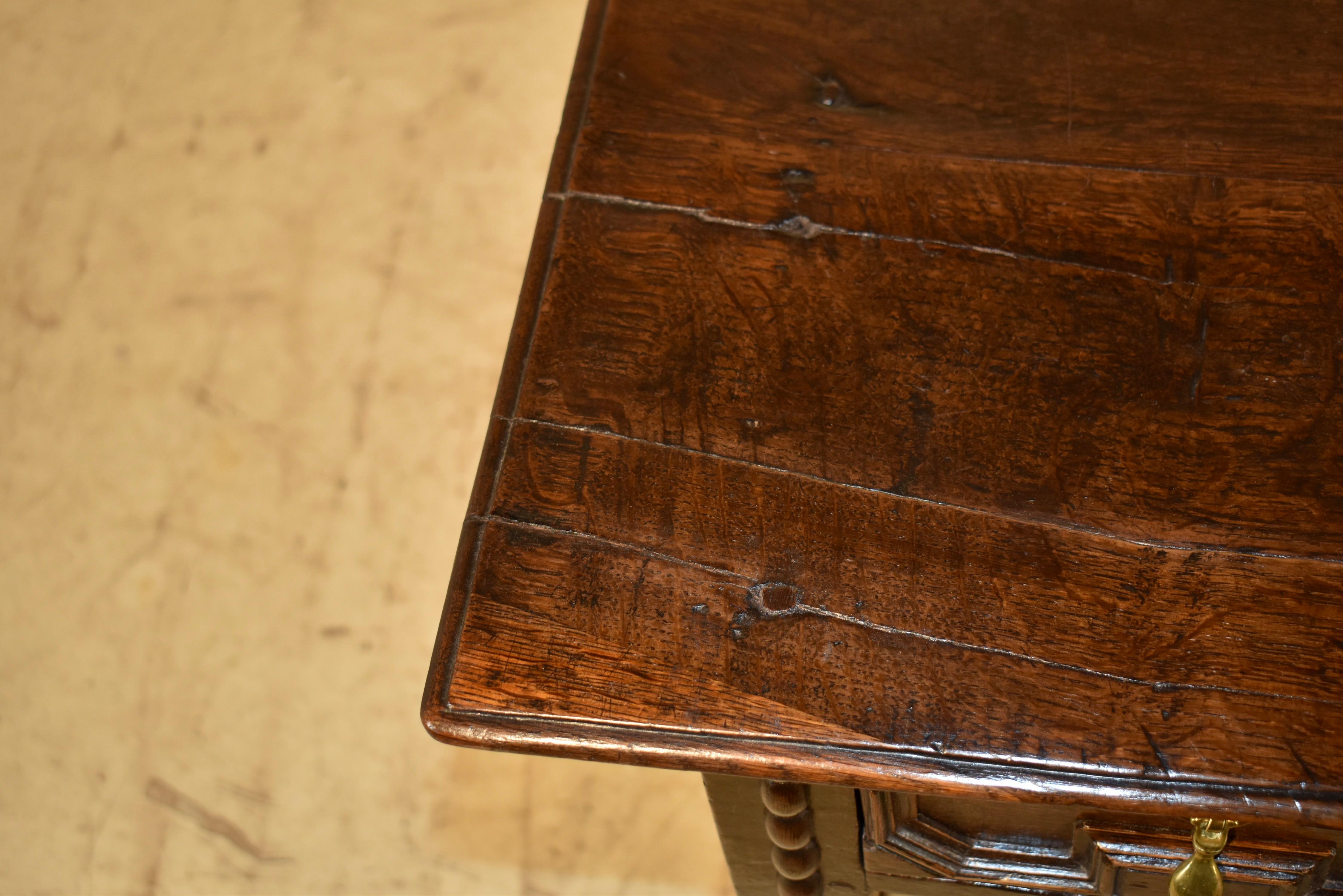 Period Charles II Oak Side Table, Circa 1650 in vendita 3