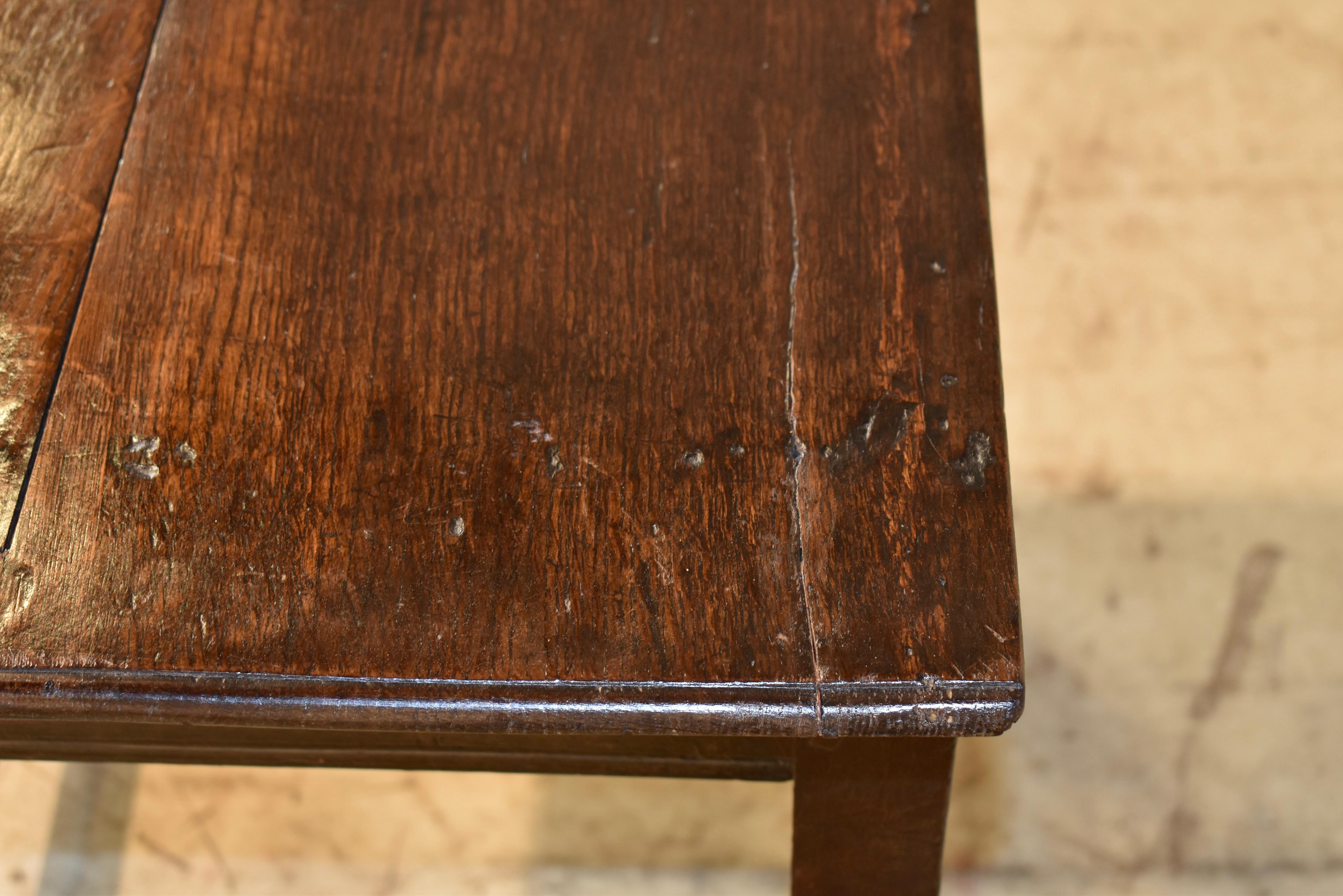 Period Charles II Oak Side Table, Circa 1650 in vendita 4