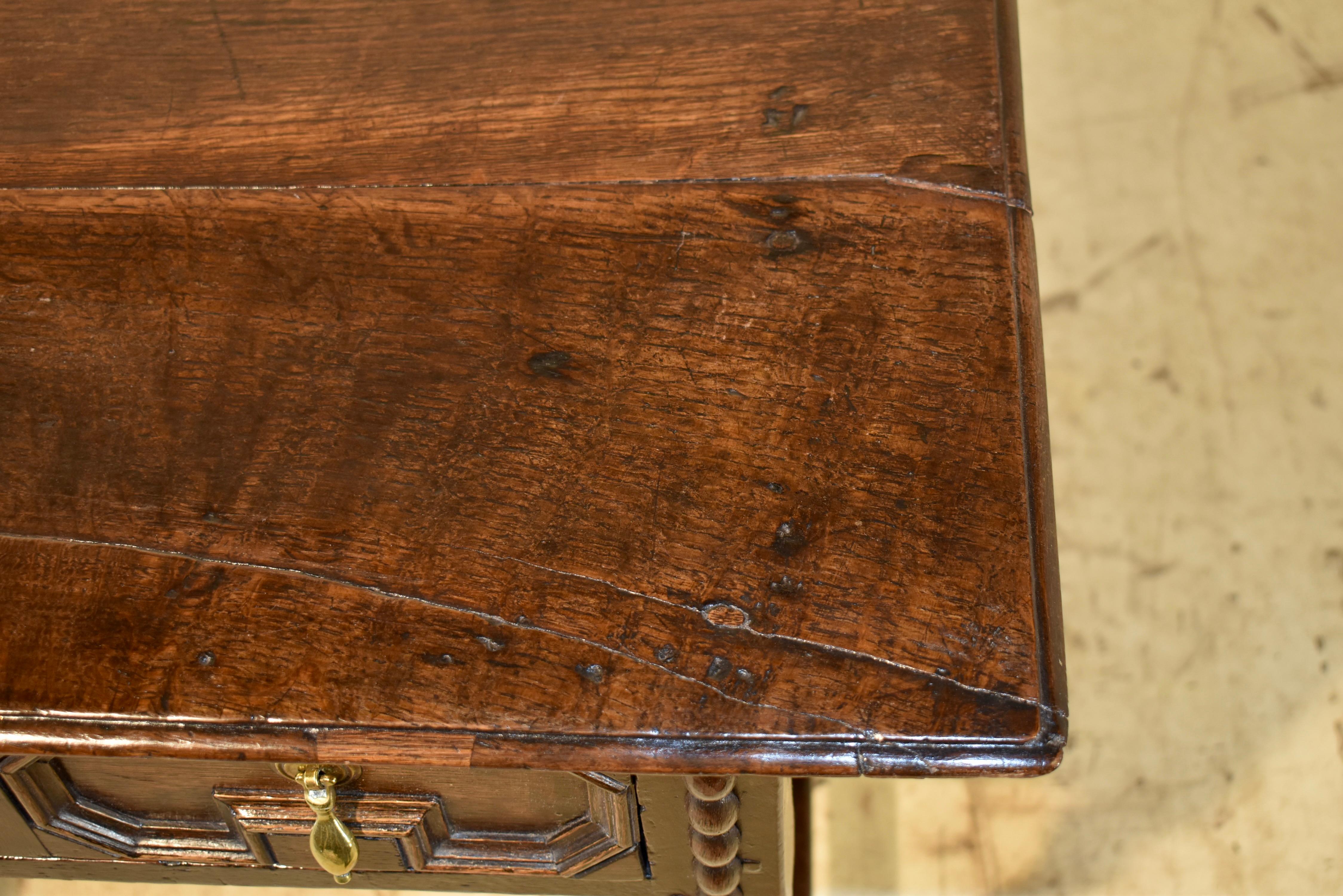 Period Charles II Oak Side Table, Circa 1650 in vendita 2